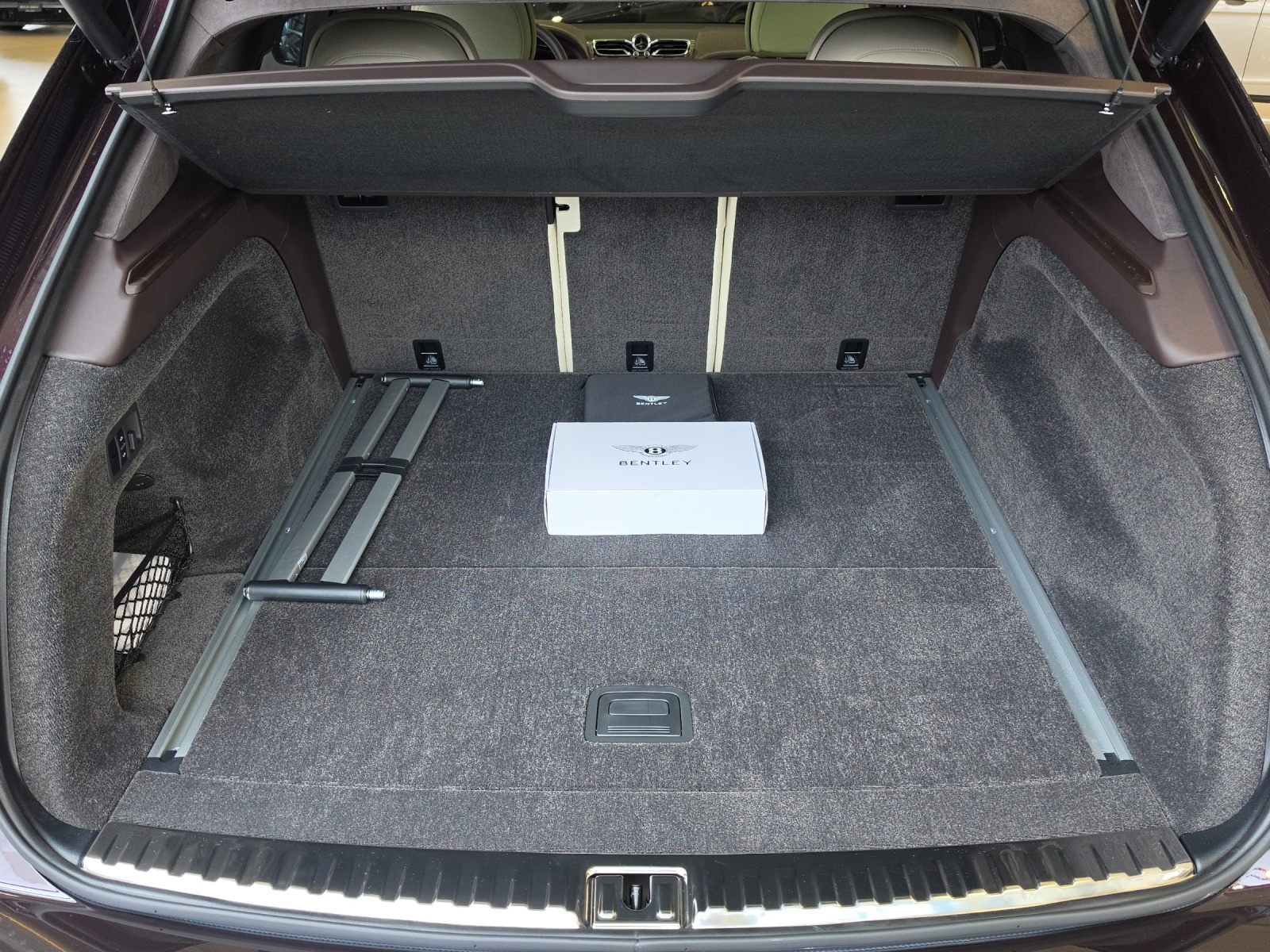 BENTLEY Bentayga Azure-image-15