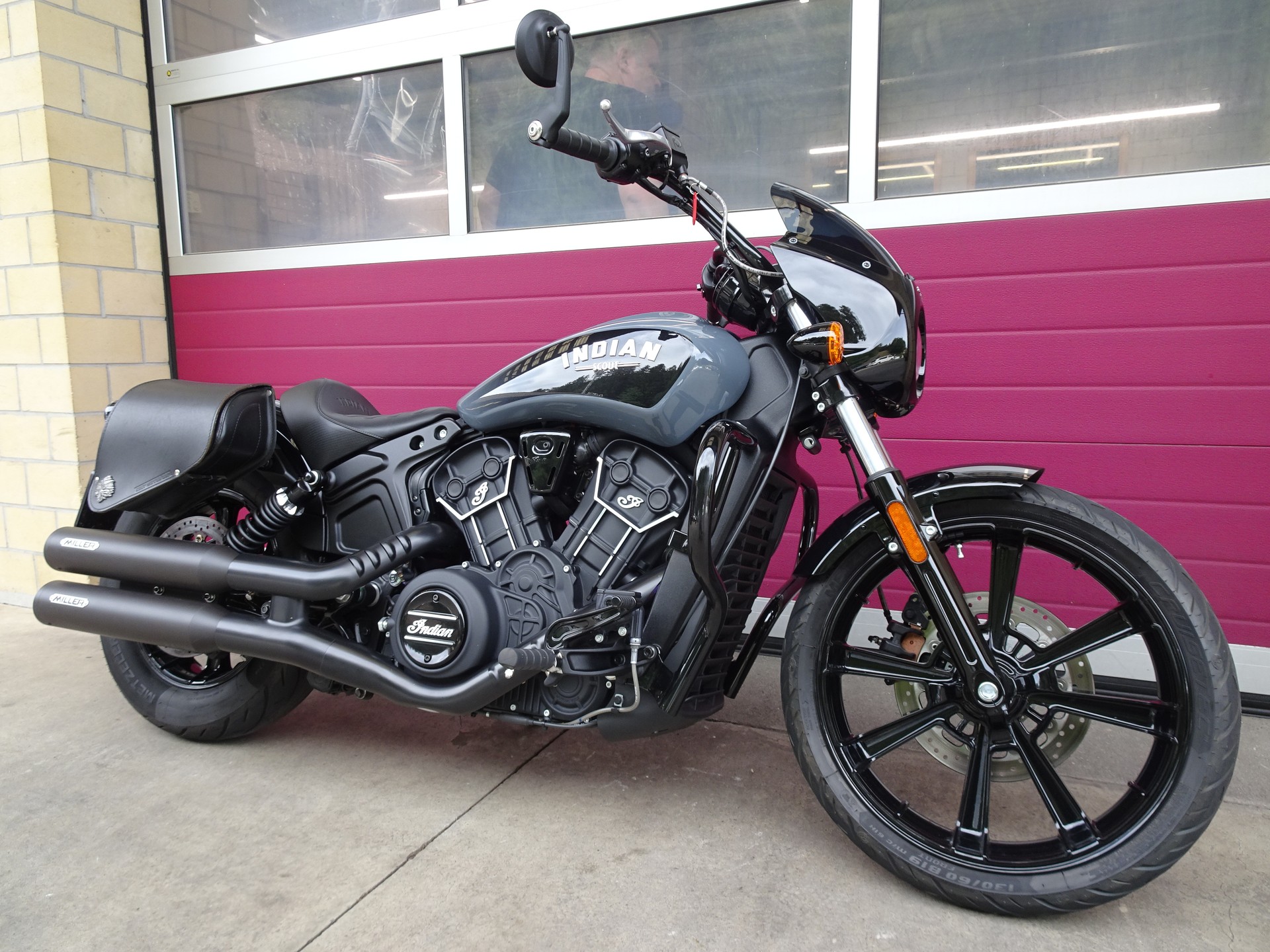 INDIAN Scout 1200 Rogue-image-10