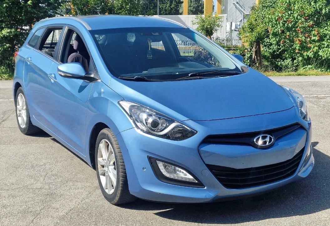 HYUNDAI i30 Wagon 1.6 GDI Style-image-0
