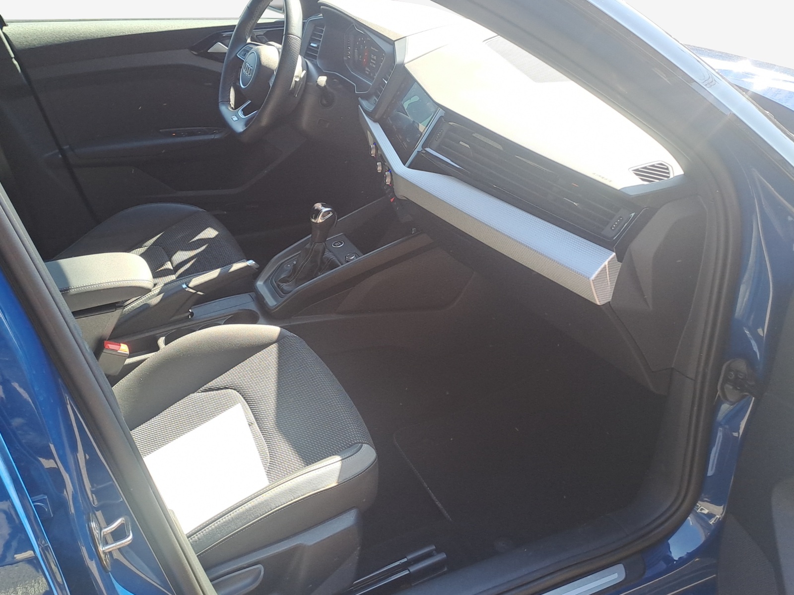 AUDI A1 Sportback 40 TFSI S Line S-tronic-image-13