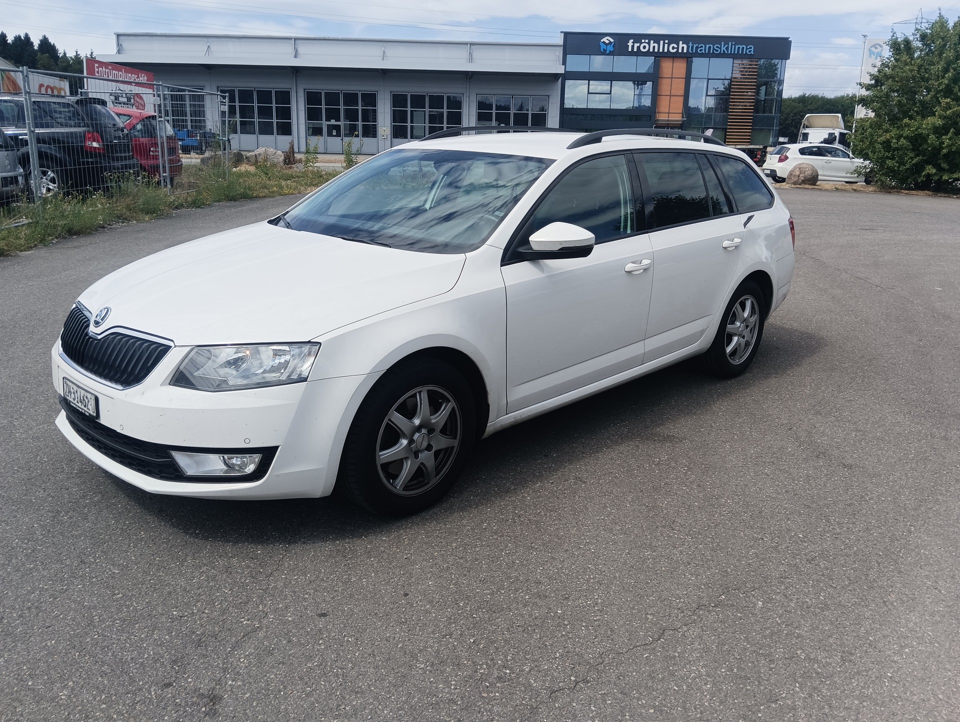 SKODA Octavia Combi 2.0 TDI Swiss Edition 4x4 DSG-image-5