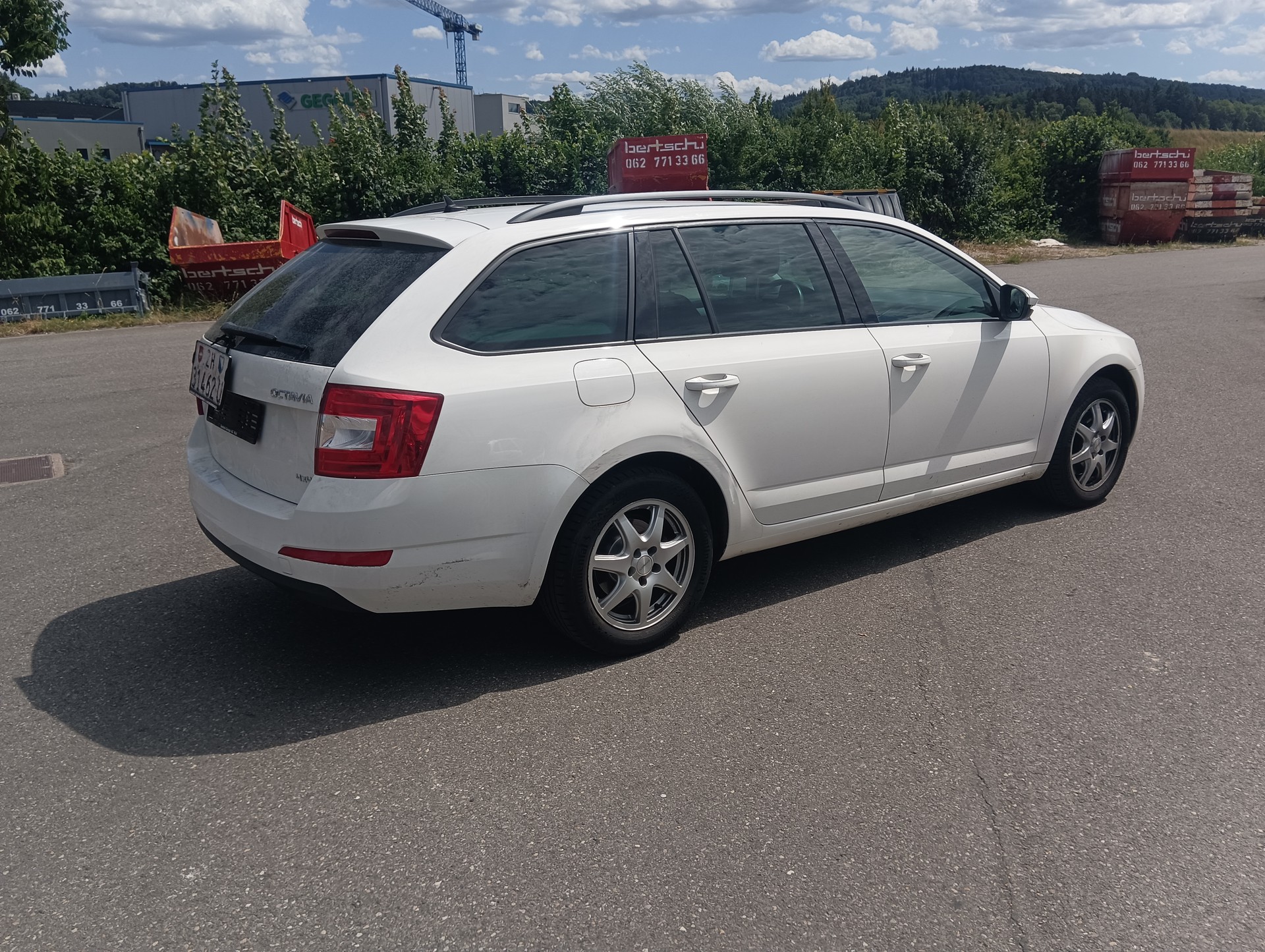 SKODA Octavia Combi 2.0 TDI Swiss Edition 4x4 DSG-image-4