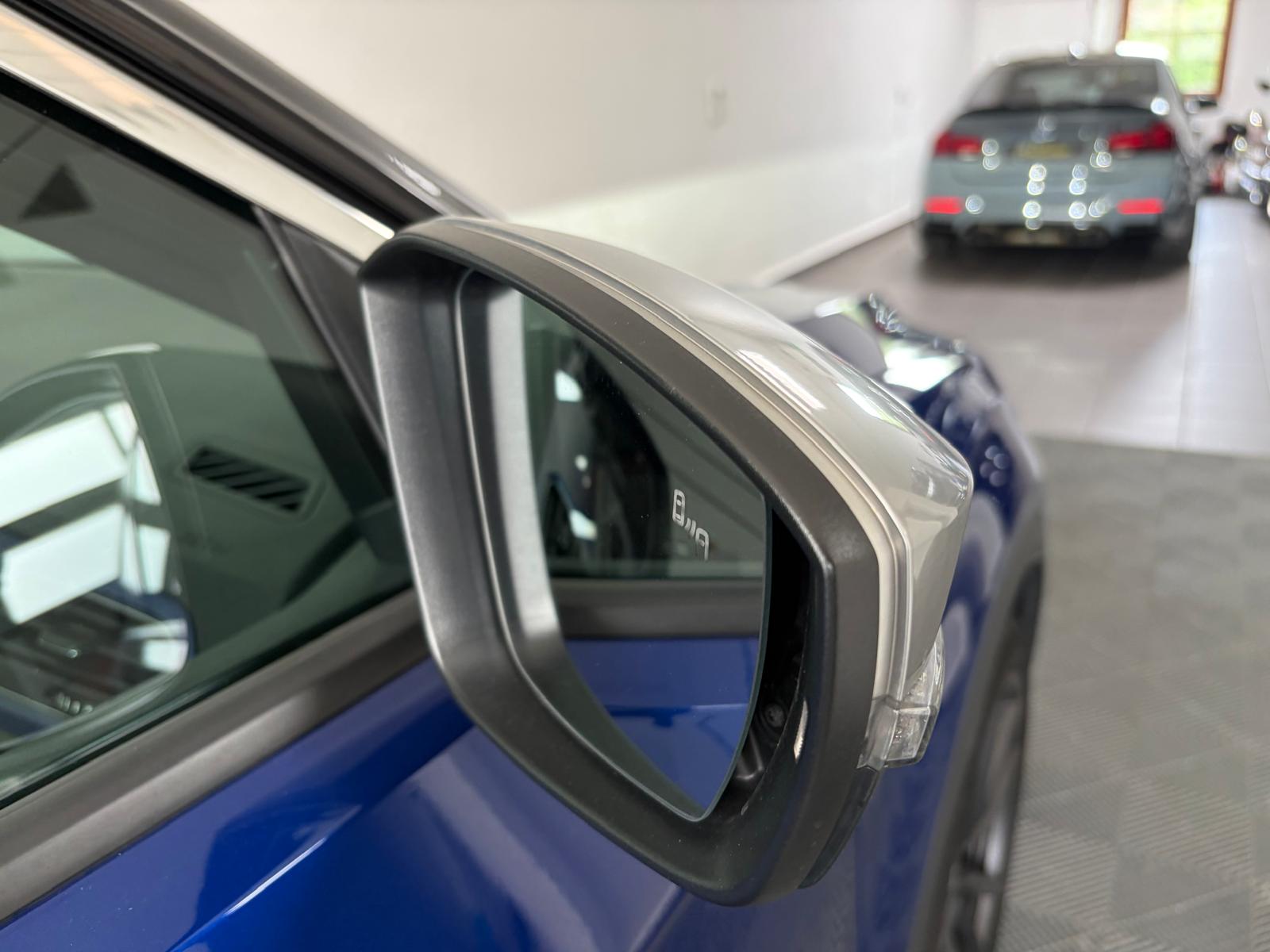 VW T-Roc 2.0 TSI R DSG 4Motion-image-5