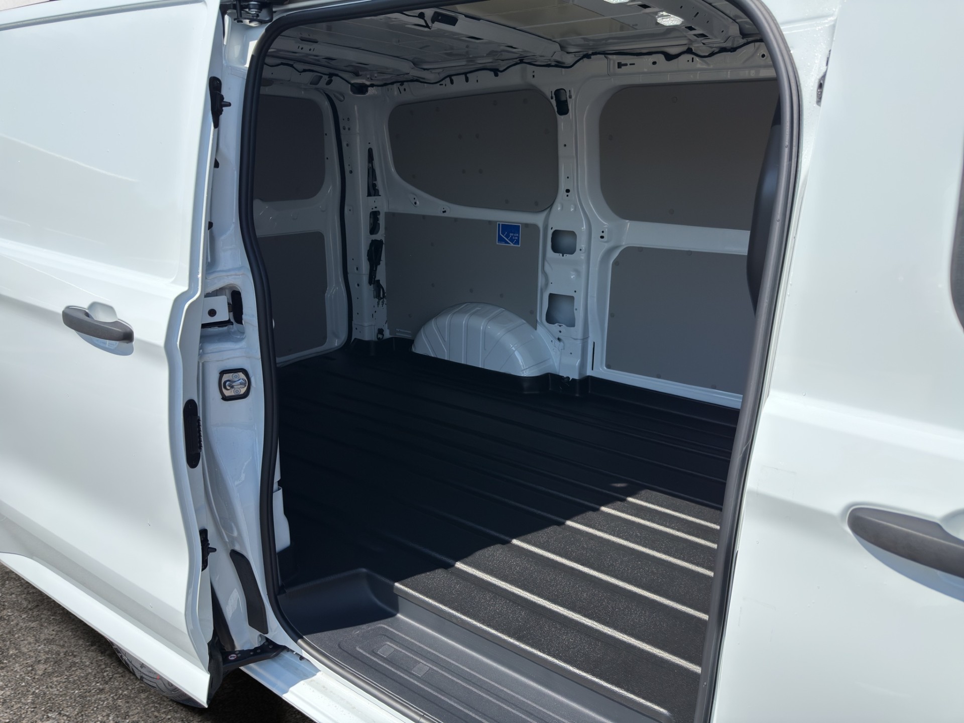 FORD Transit C Van 320 L1 2.0 EcoBlue 136 Trend-image-12