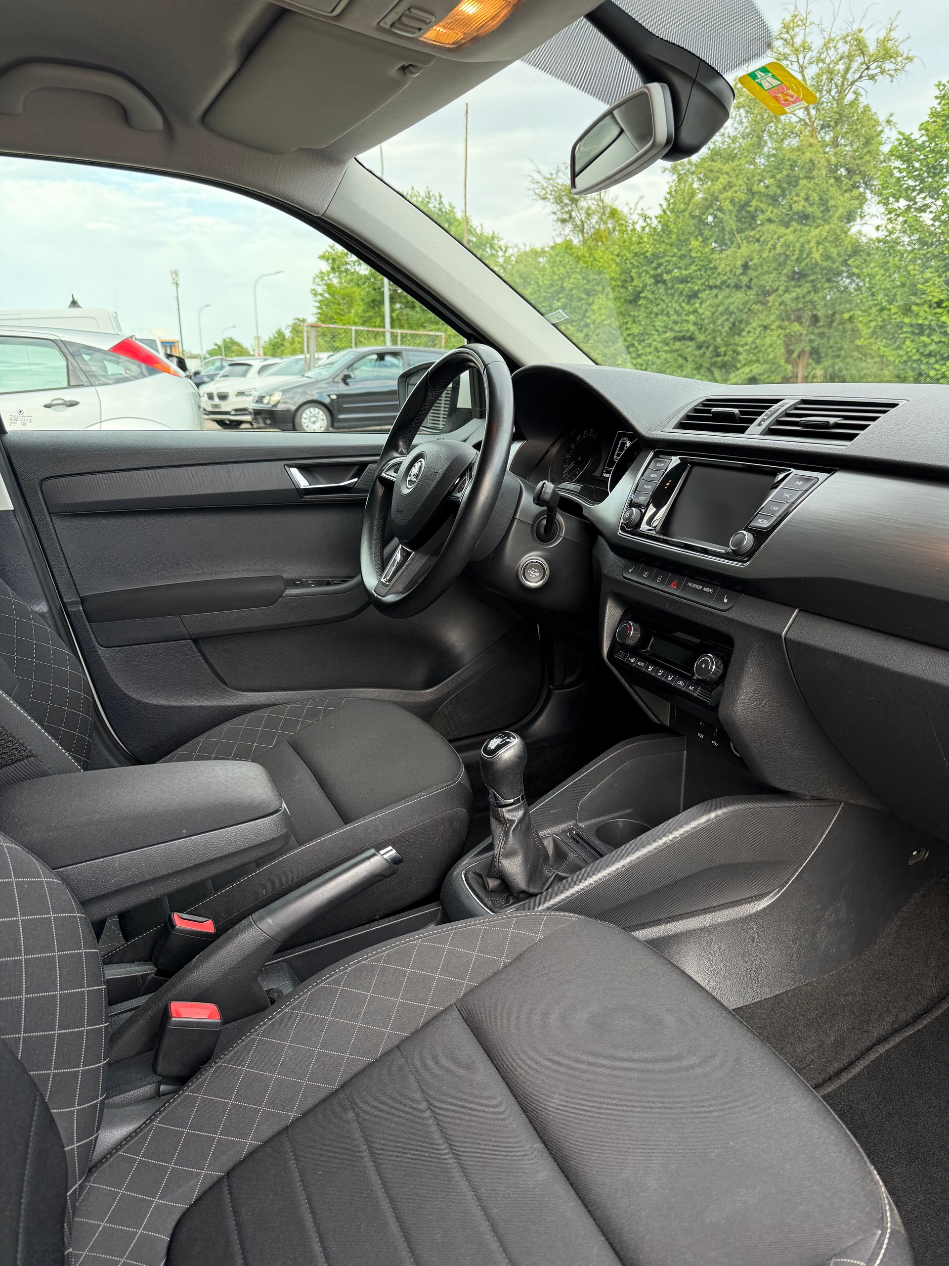 SKODA Fabia 1.4 TDI Ambition-image-12