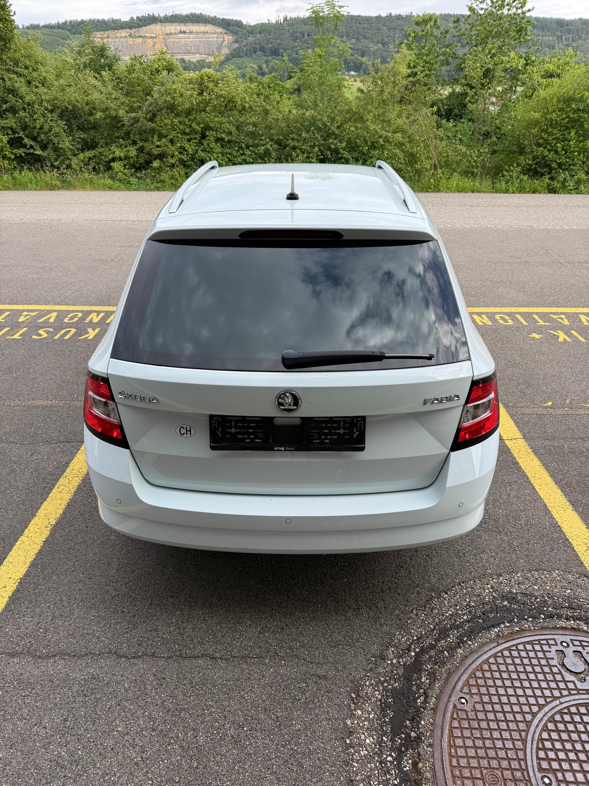 SKODA Fabia 1.4 TDI Ambition-image-9