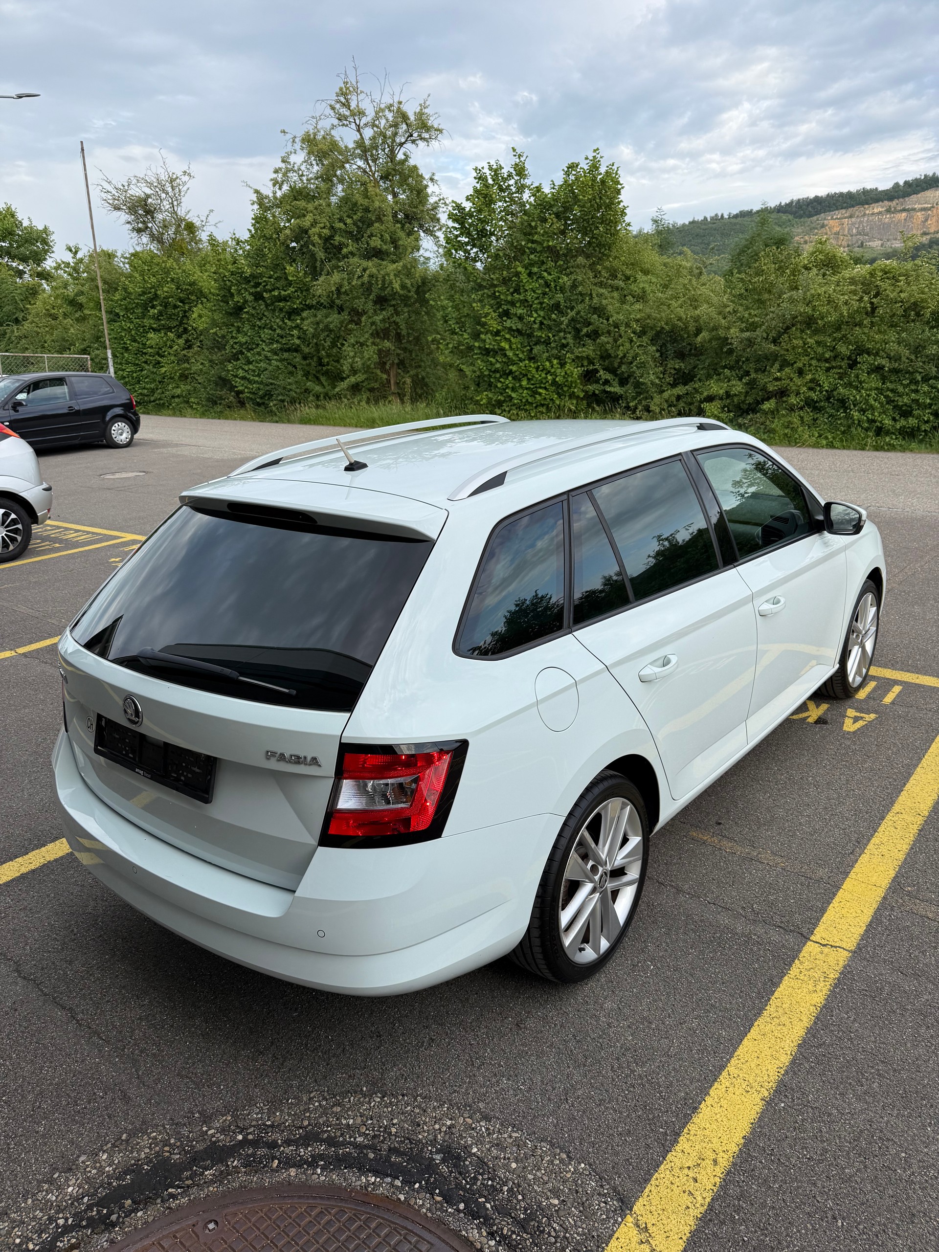 SKODA Fabia 1.4 TDI Ambition-image-7