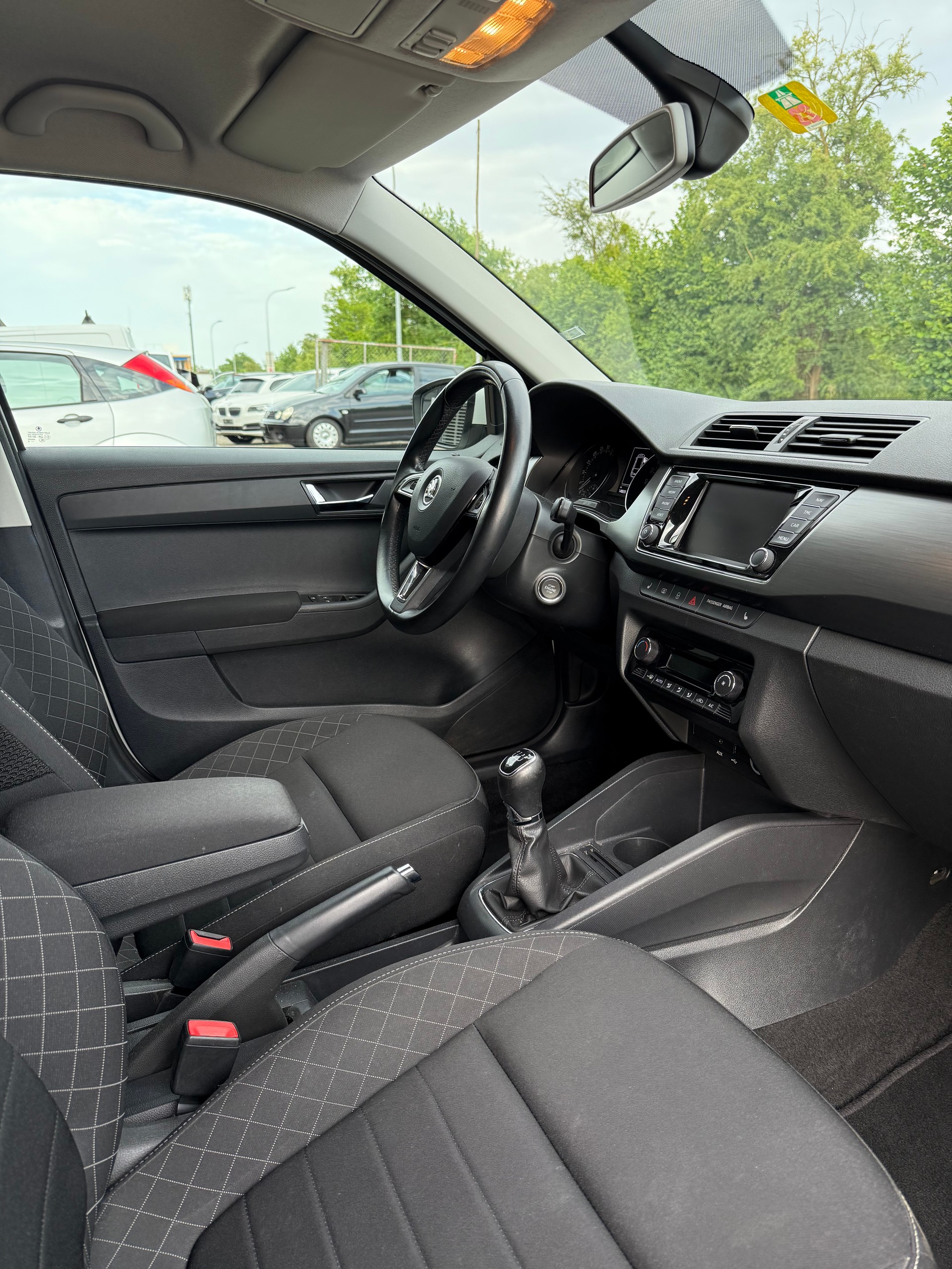 SKODA Fabia 1.4 TDI Ambition-image-13