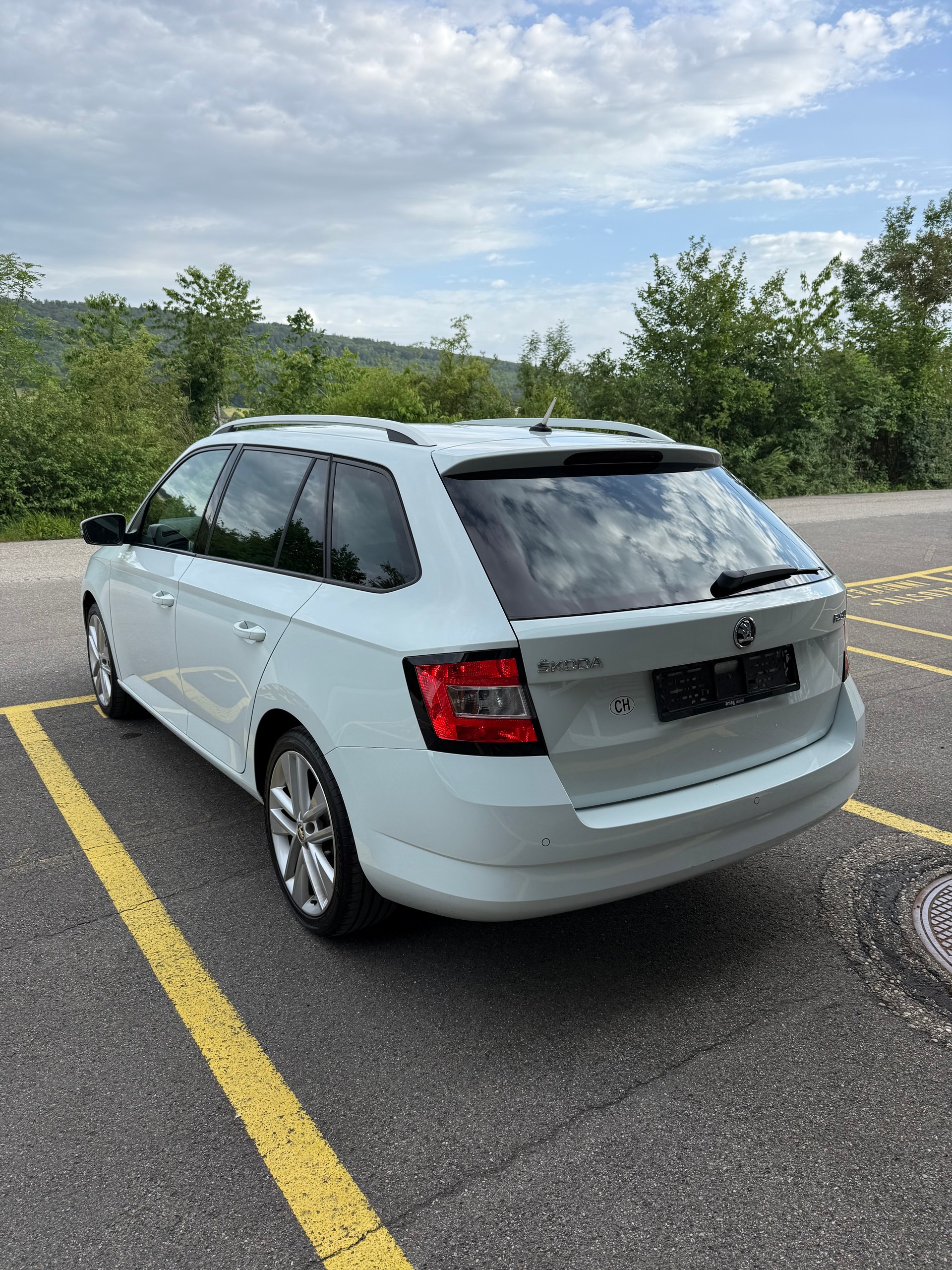 SKODA Fabia 1.4 TDI Ambition-image-4