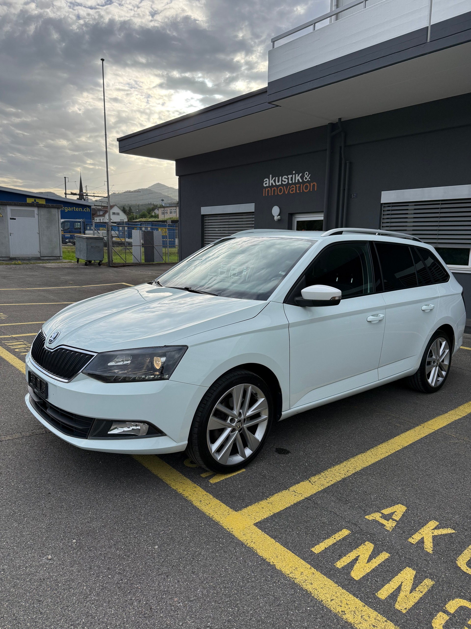 SKODA Fabia 1.4 TDI Ambition-image-3