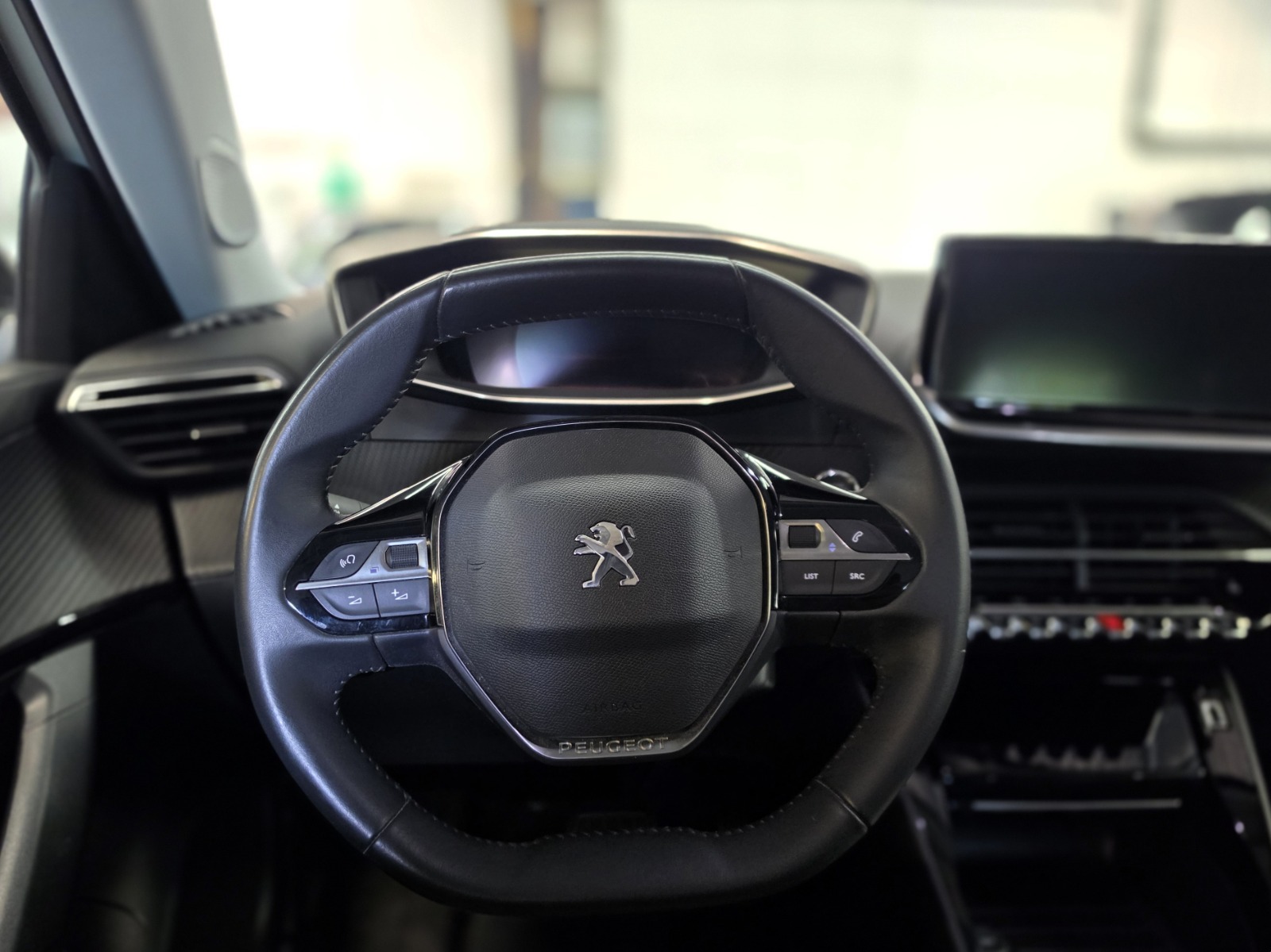 PEUGEOT 2008 e Allure Pack-image-7