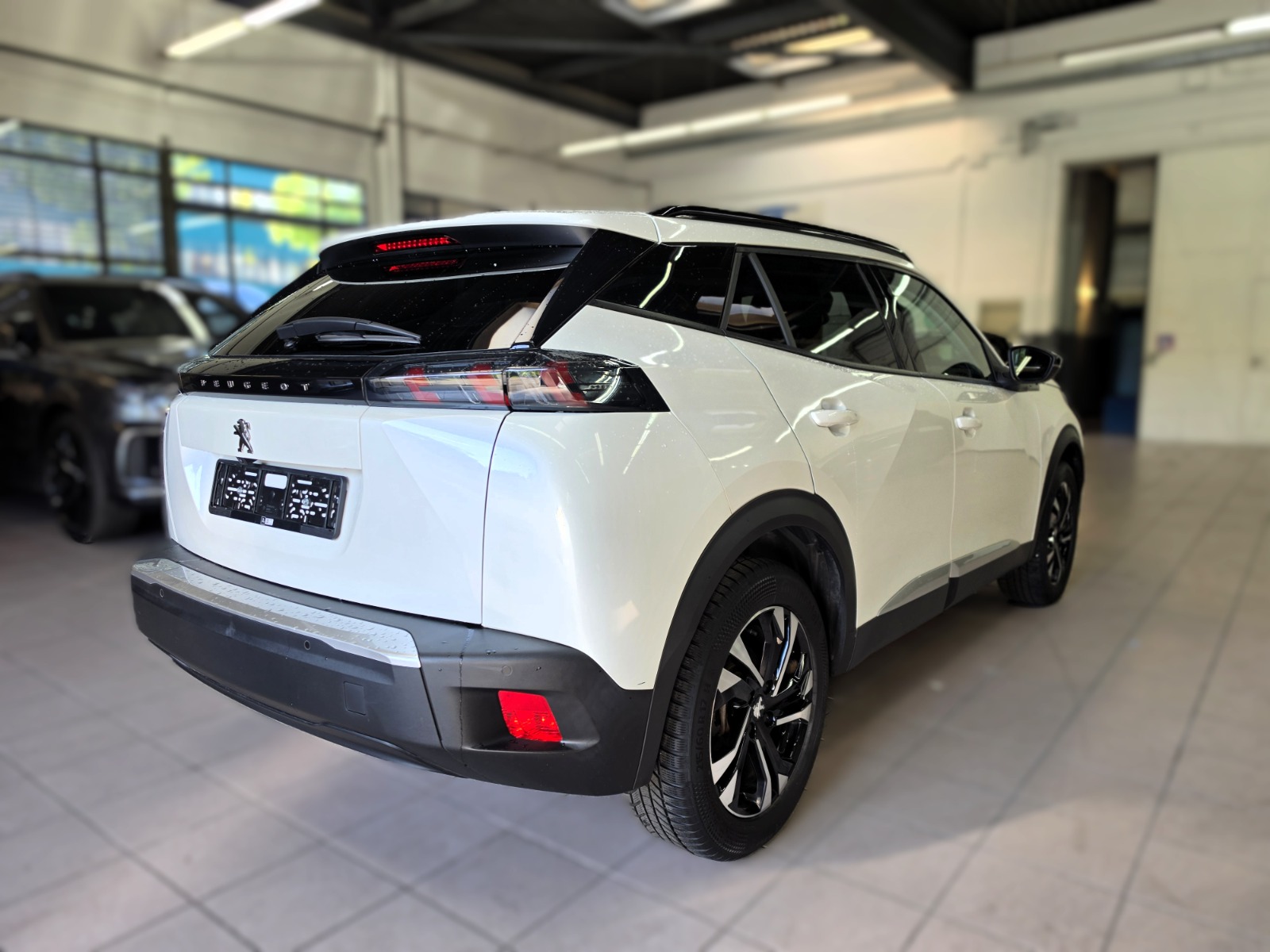 PEUGEOT 2008 e Allure Pack-image-4