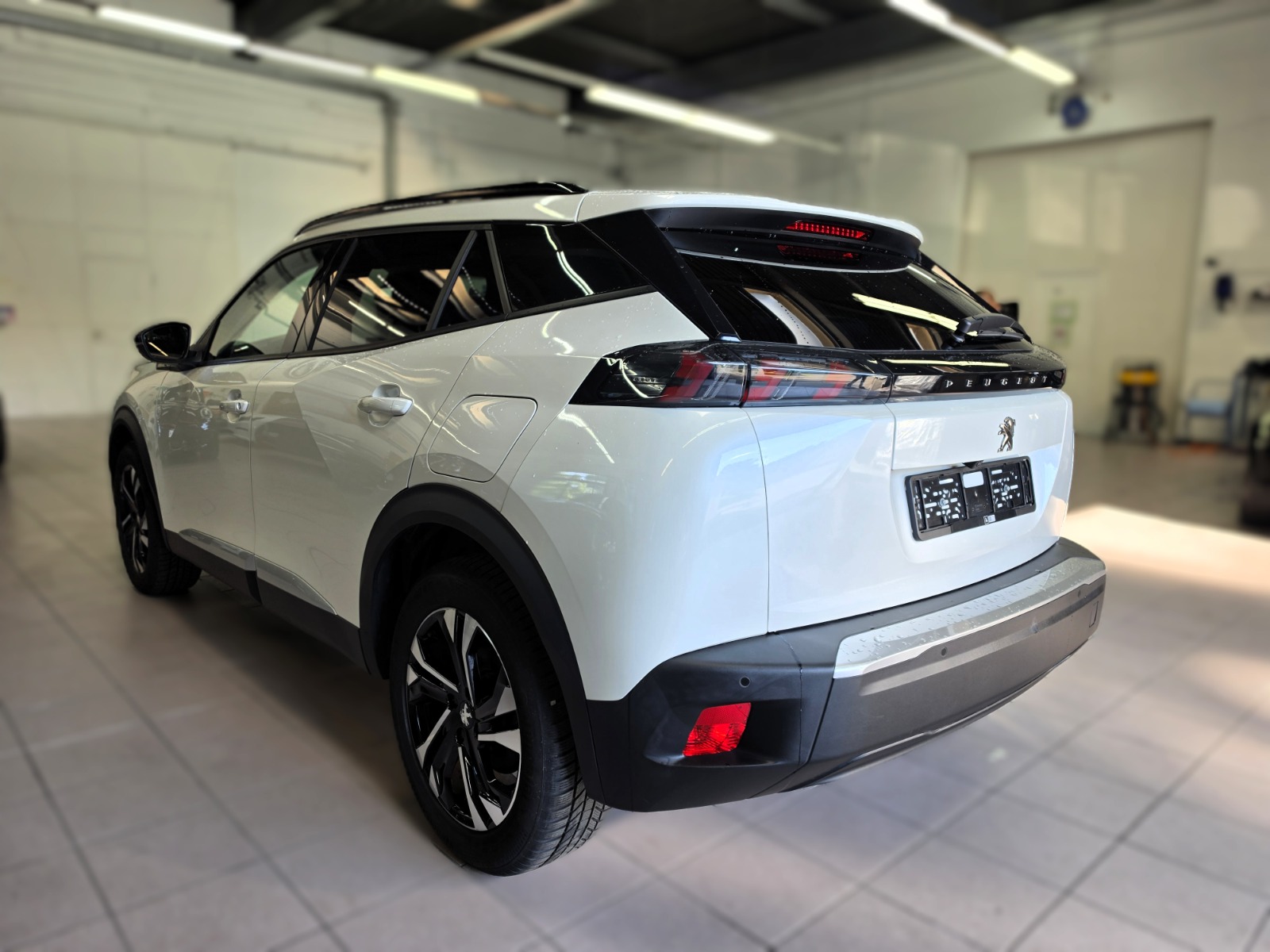 PEUGEOT 2008 e Allure Pack-image-2