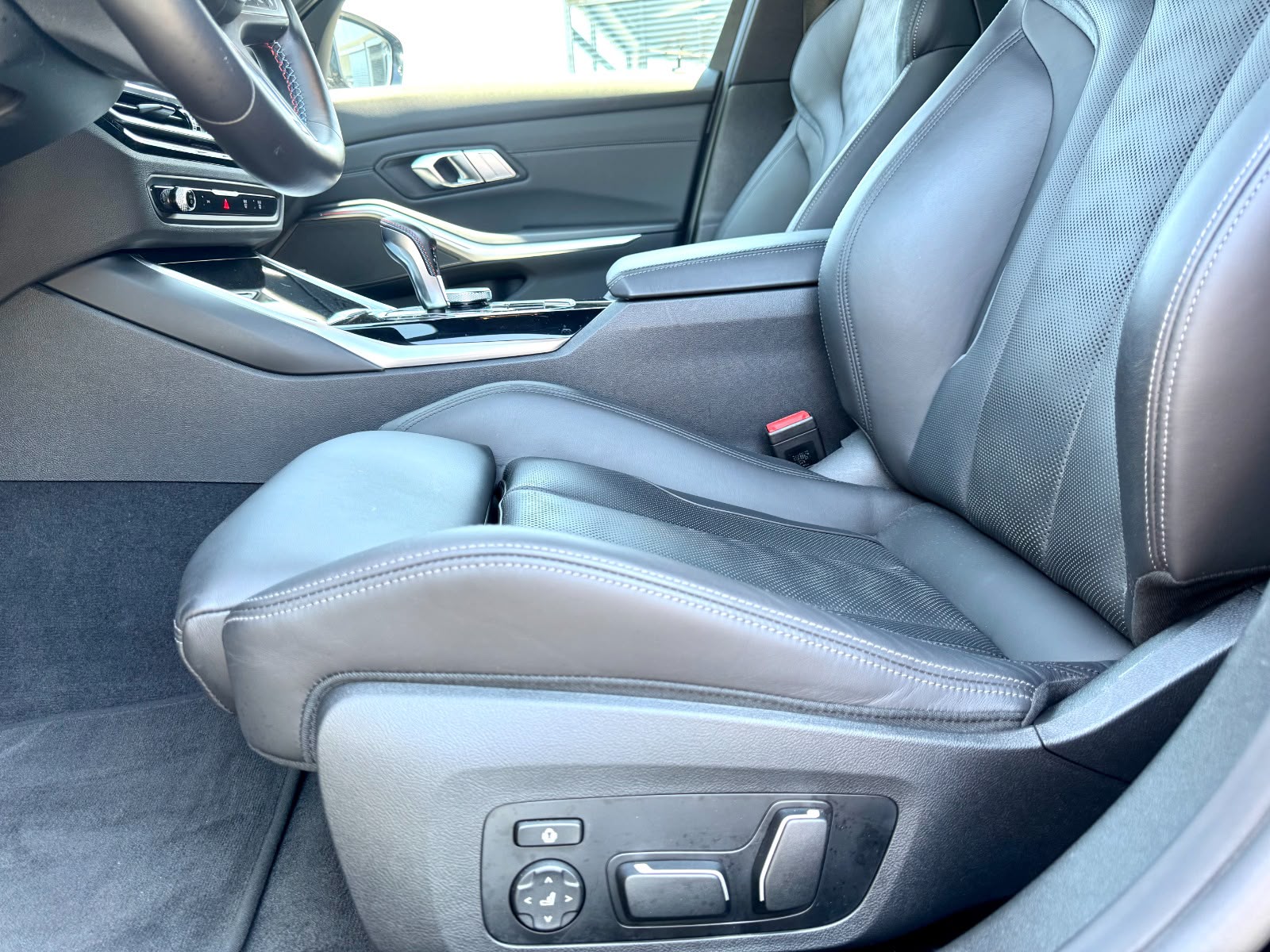 BMW M3 Touring xDrive Competition M *Driving Assistant Professional* *360° Kamera* *Sitzbelüftung* *M Drivers Package*-image-4