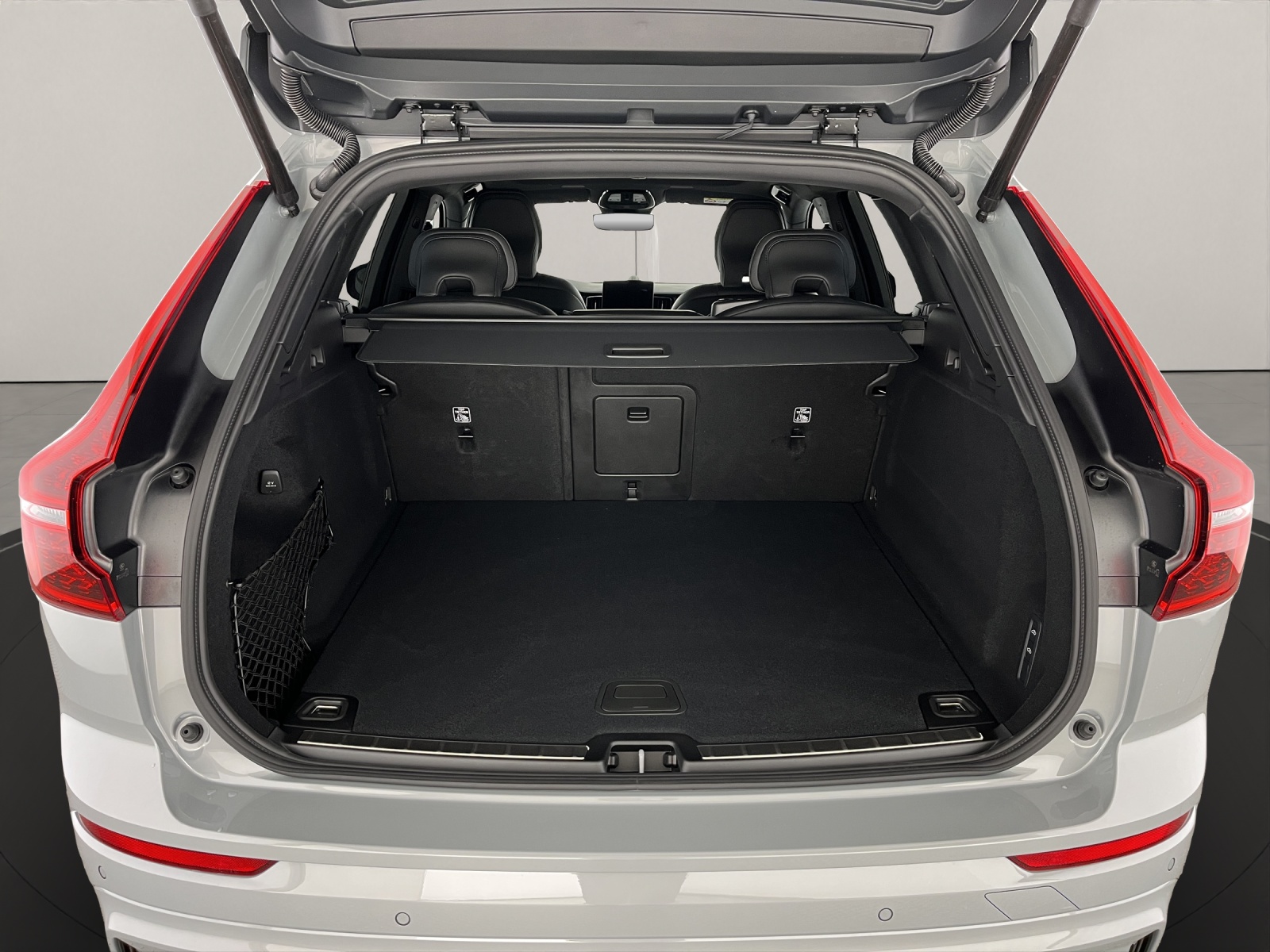 VOLVO XC60 2.0 B5 MH Black Edition AWD-image-5