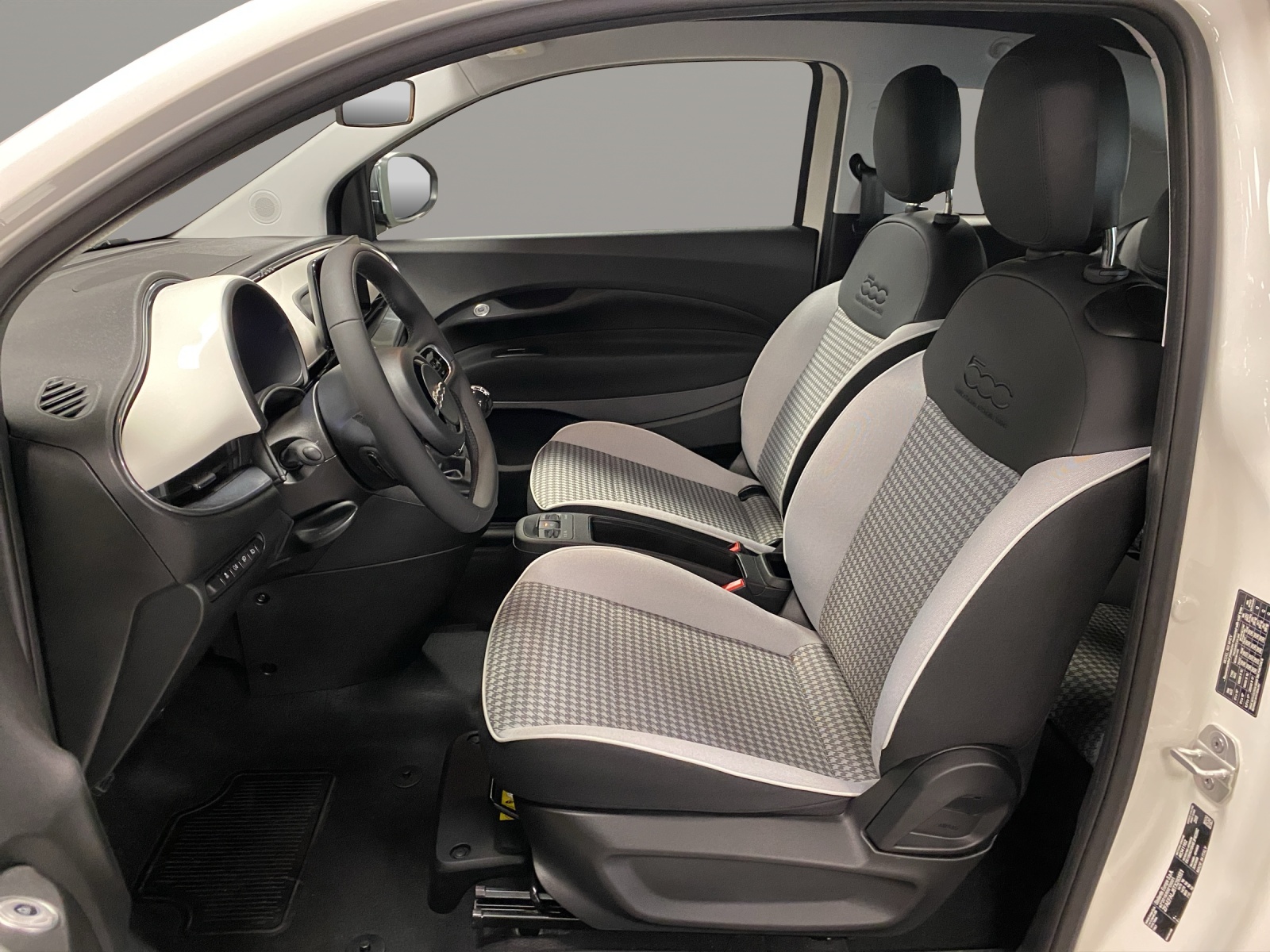 FIAT 500 Cabrio 1.0 Hybrid Icon Dol-image-10