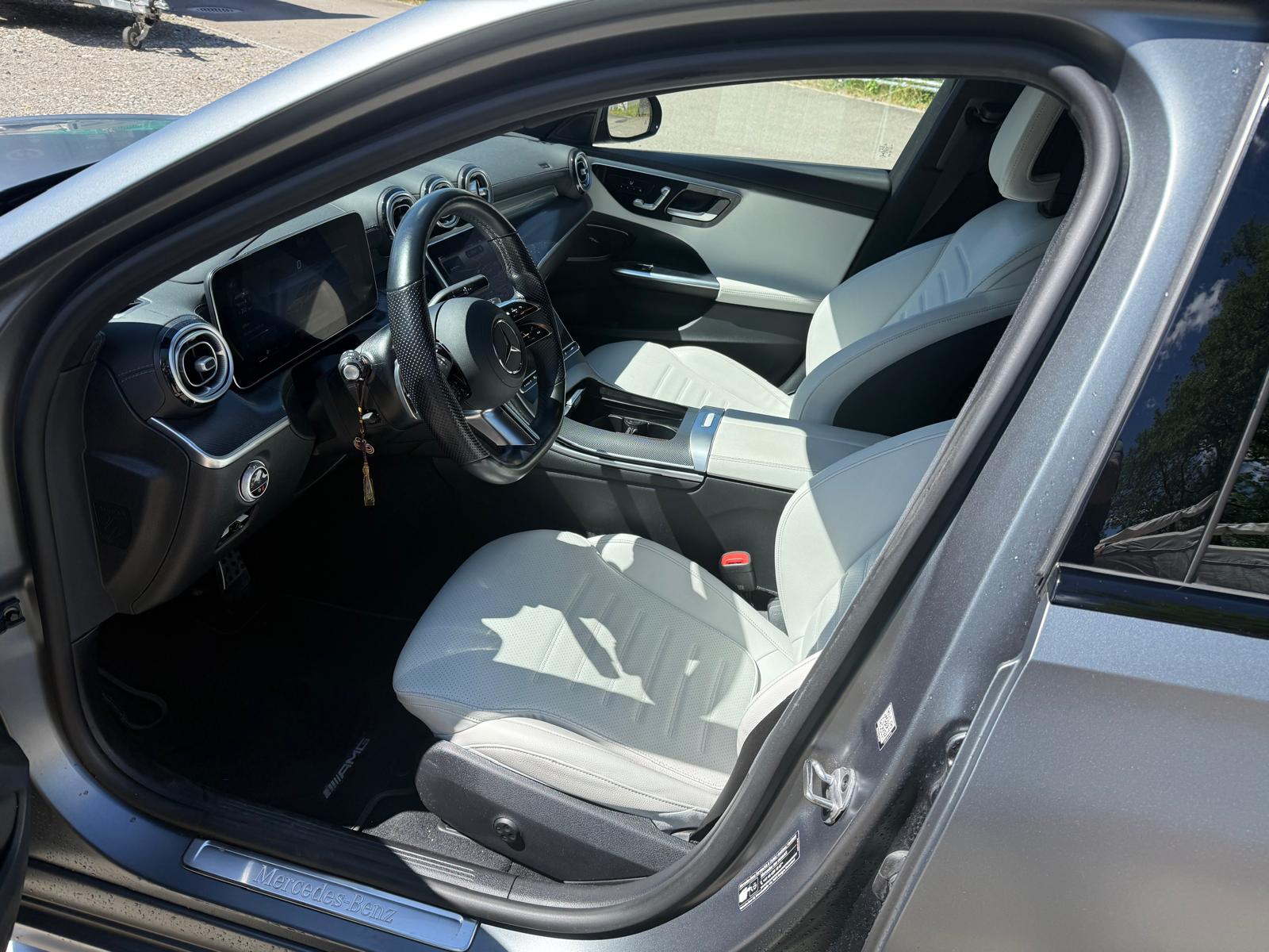 MERCEDES-BENZ C 220 d AMG Line 4matic-image-3
