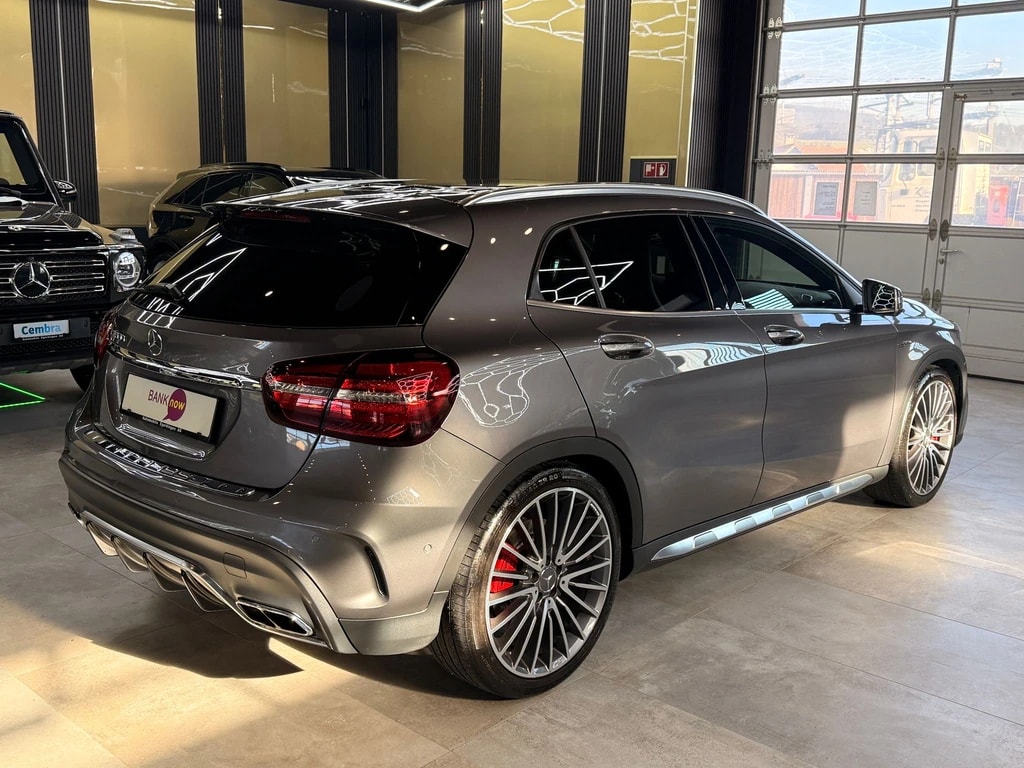 MERCEDES-BENZ GLA 45 AMG 4Matic 7G-DCT-image-4