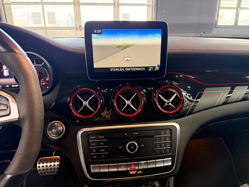 MERCEDES-BENZ GLA 45 AMG 4Matic 7G-DCT-image-17