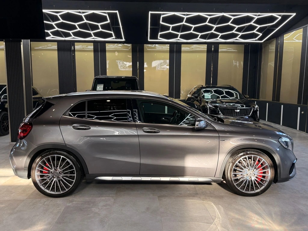 MERCEDES-BENZ GLA 45 AMG 4Matic 7G-DCT-image-3