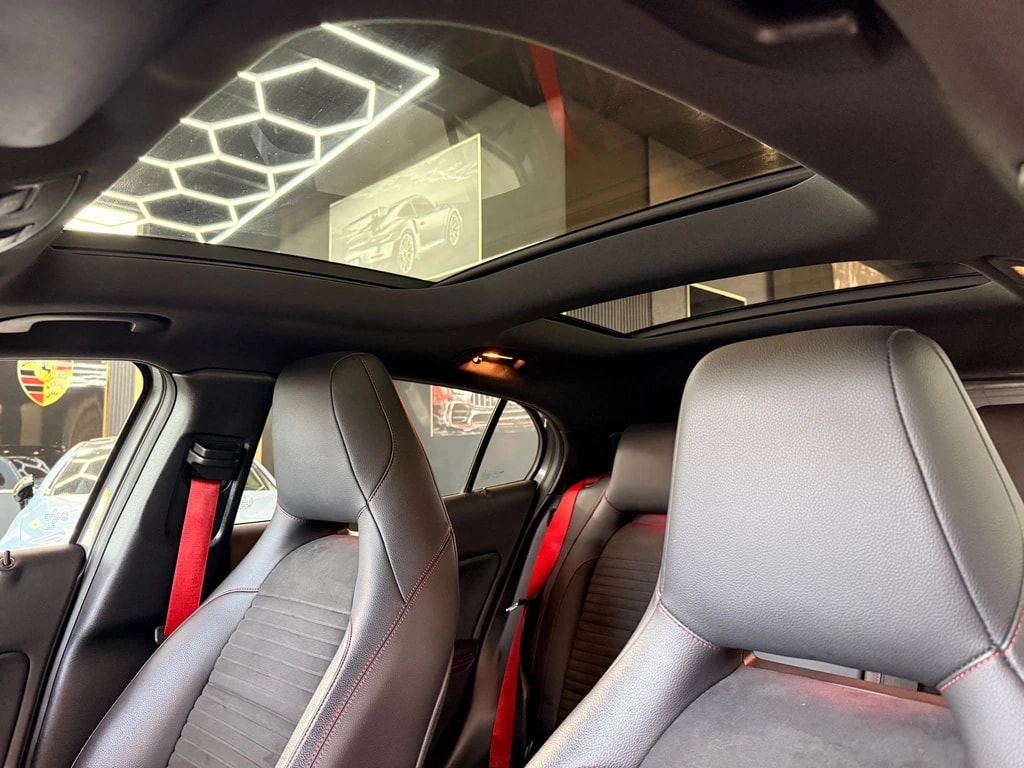 MERCEDES-BENZ GLA 45 AMG 4Matic 7G-DCT-image-16