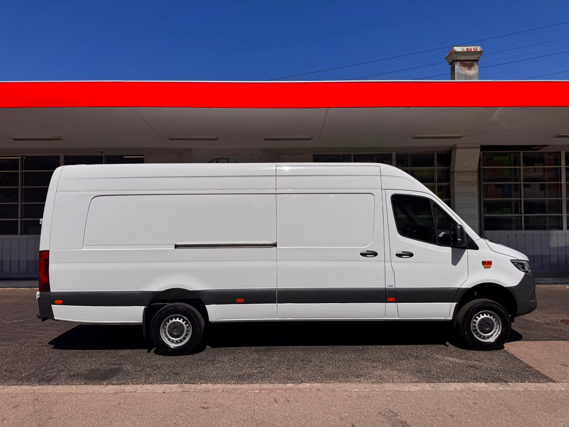MERCEDES-BENZ Sprinter 319 CDI Extralang 9G-TRONIC 4-Matic-image-1