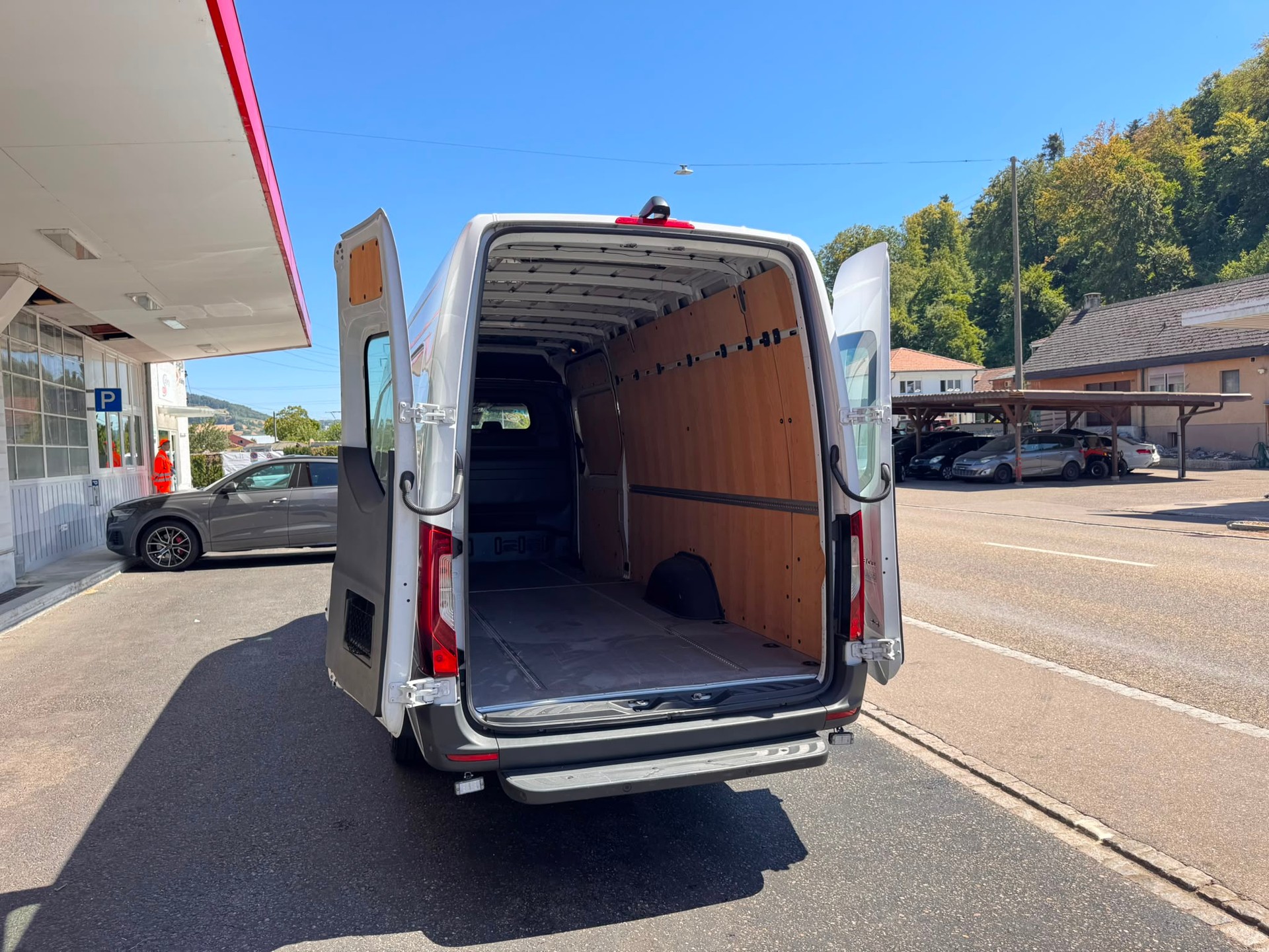 MERCEDES-BENZ Sprinter 319 CDI Extralang 9G-TRONIC 4-Matic-image-11