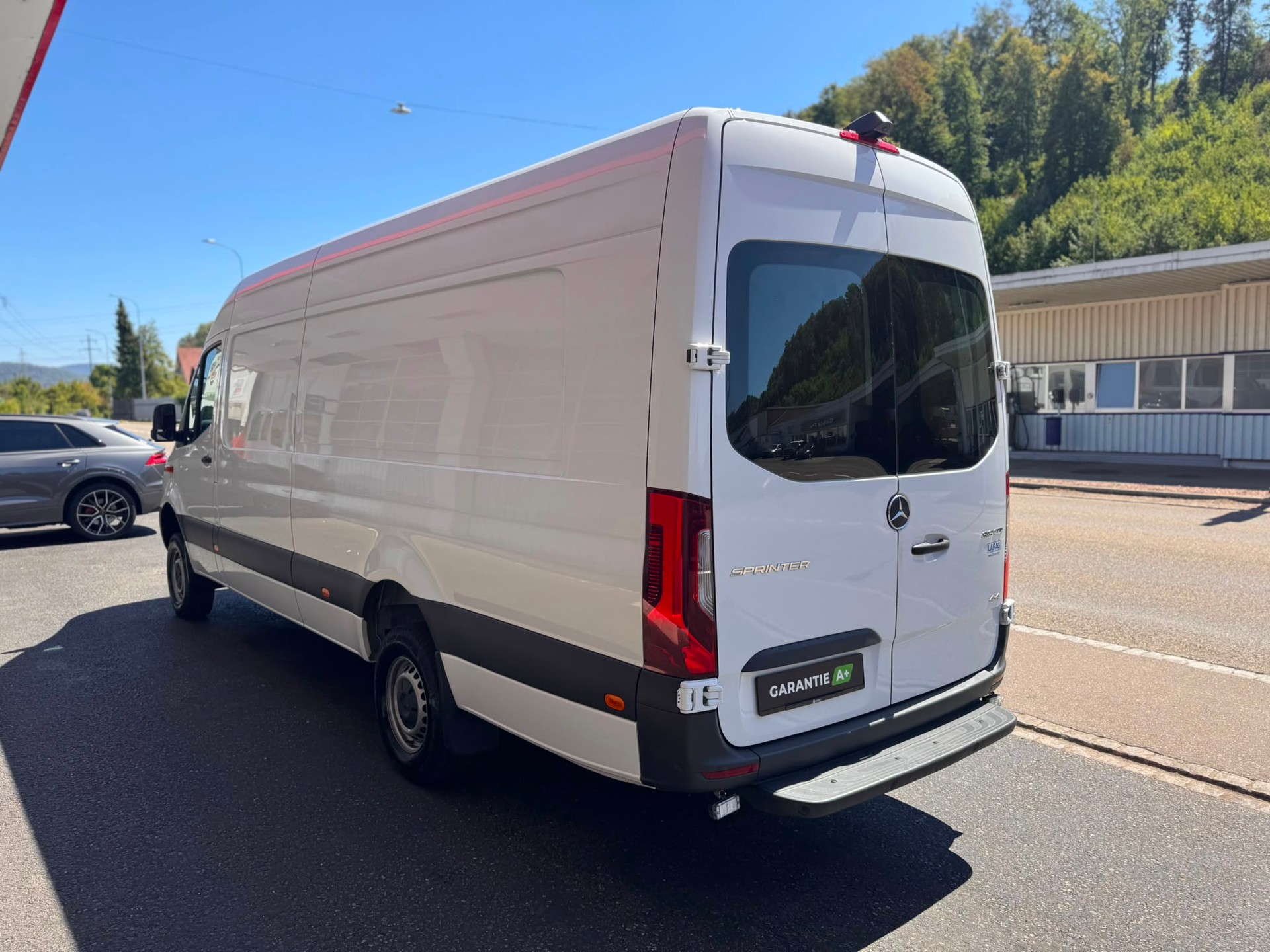 MERCEDES-BENZ Sprinter 319 CDI Extralang 9G-TRONIC 4-Matic-image-4