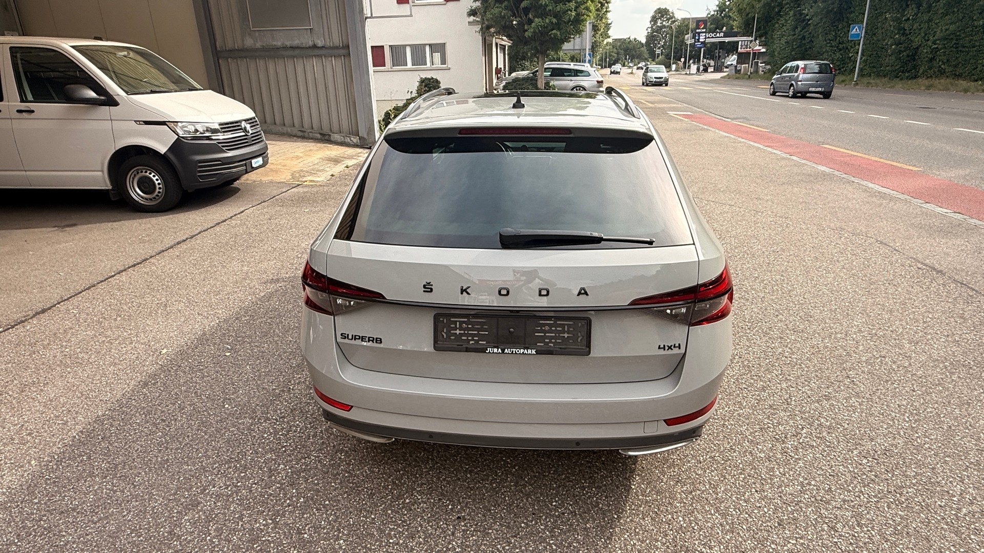 SKODA Superb Combi 2.0 TDi SportLine 4x4 DSG-image-6