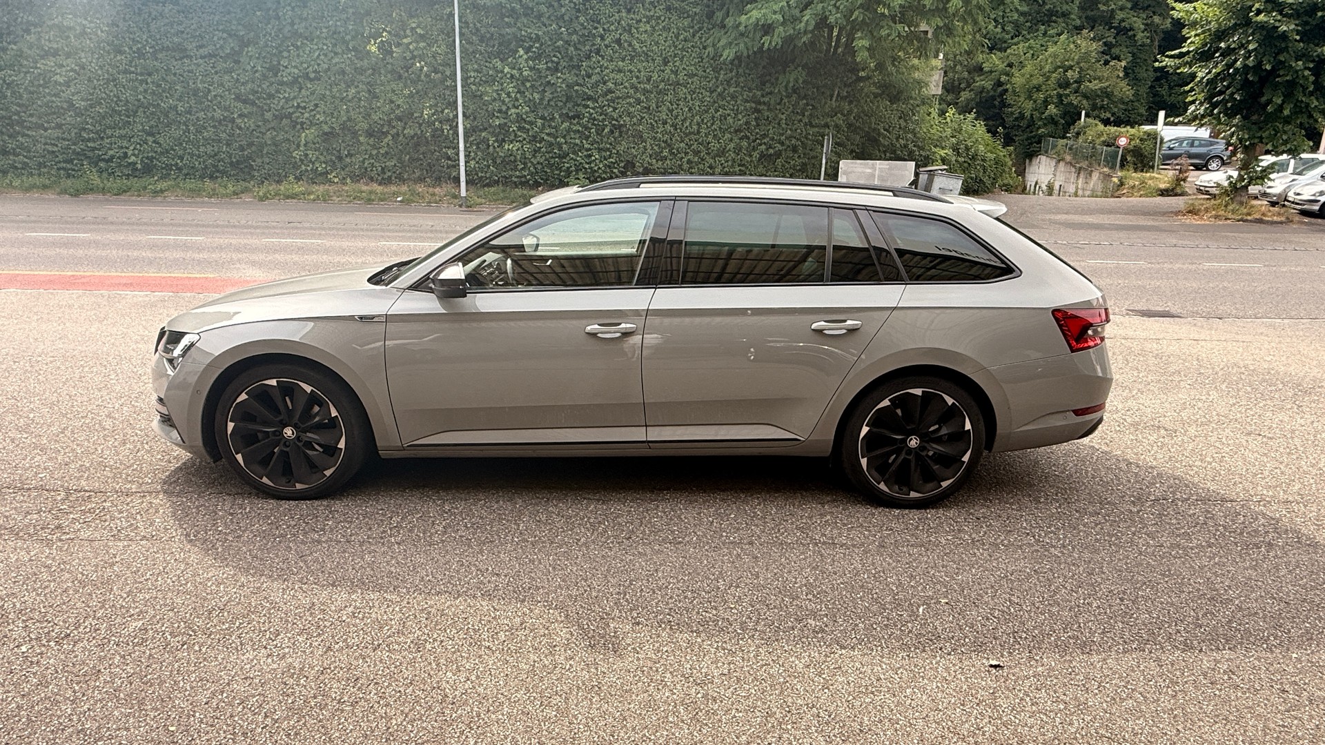 SKODA Superb Combi 2.0 TDi SportLine 4x4 DSG-image-5