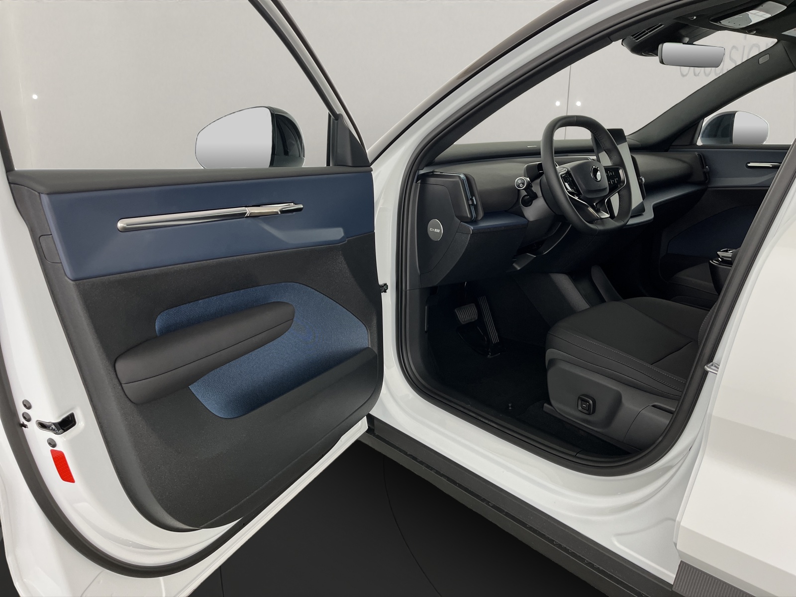 VOLVO EX30 CC P8 Ultra AWD-image-7