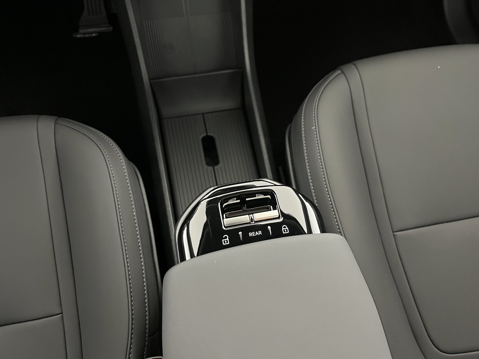 VOLVO EX30 CC P8 Ultra AWD-image-15
