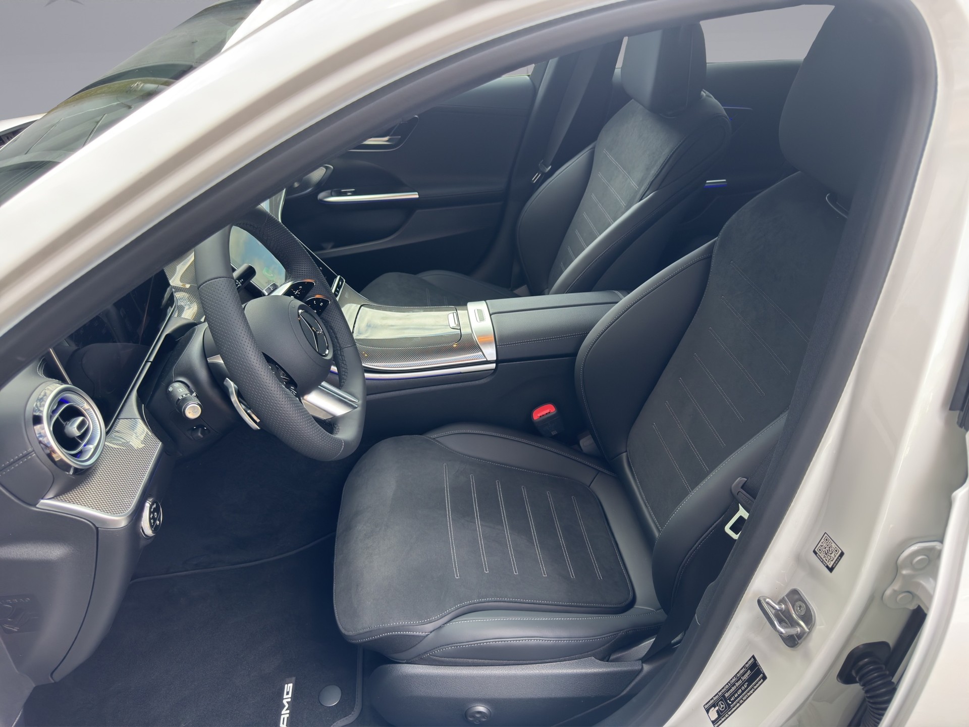 MERCEDES-BENZ C 220 d Swiss Star AMG Line 4matic Kombi-image-19
