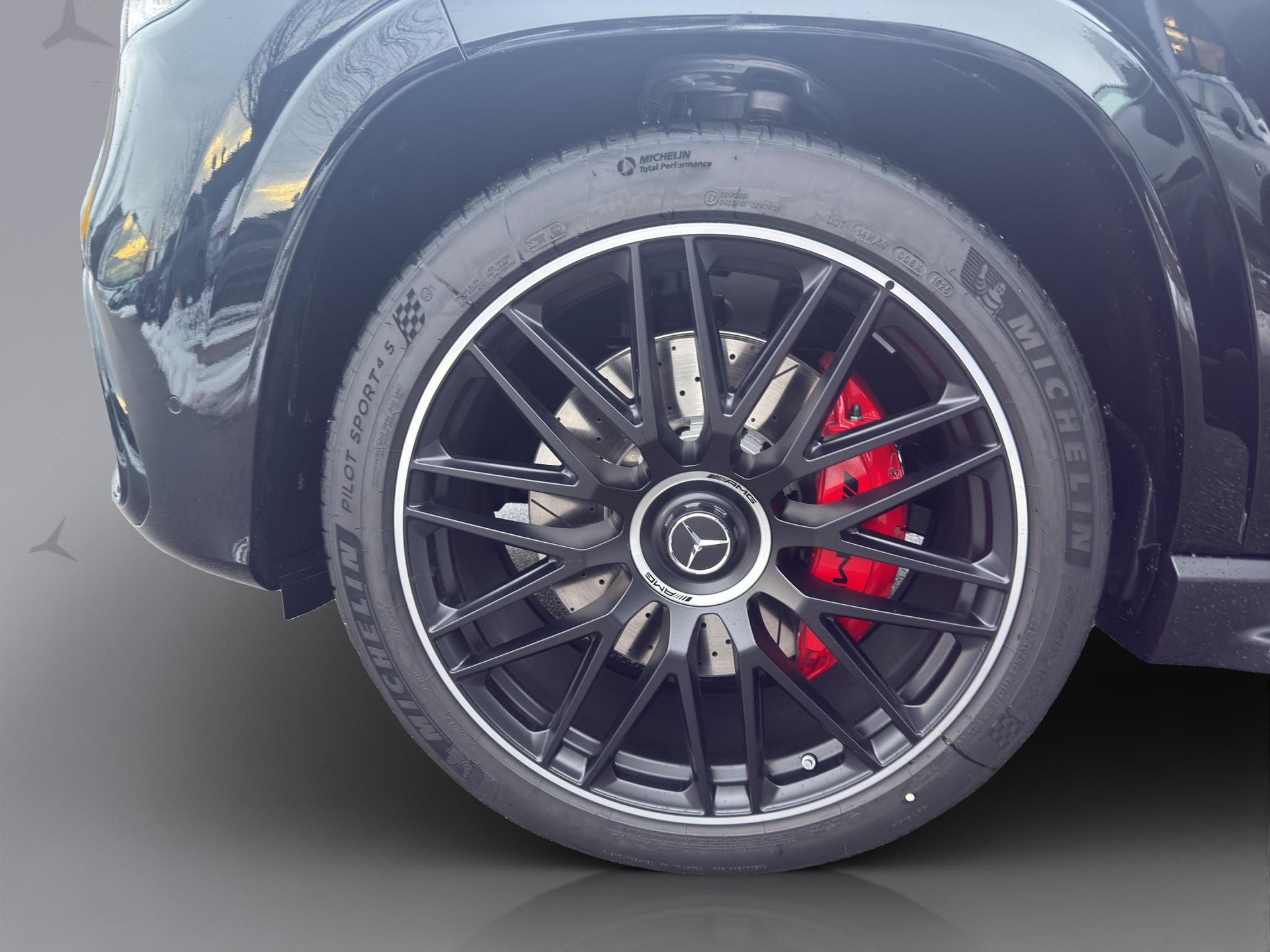 MERCEDES-BENZ GLS 63 AMG 4matic+-image-16
