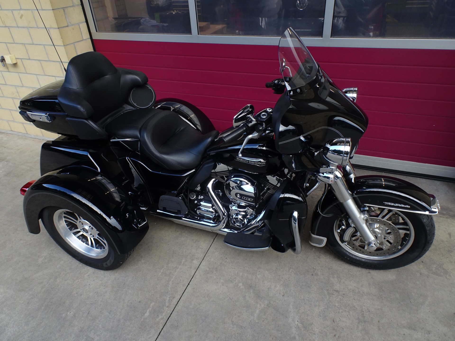 HARLEY-DAVIDSON FLHTCUTG Tri Glide Ultra-image-15