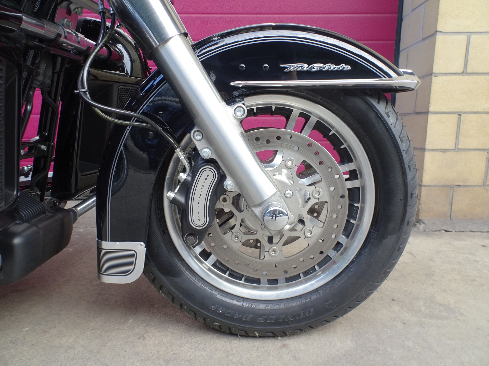 HARLEY-DAVIDSON FLHTCUTG Tri Glide Ultra-showroom-element-1