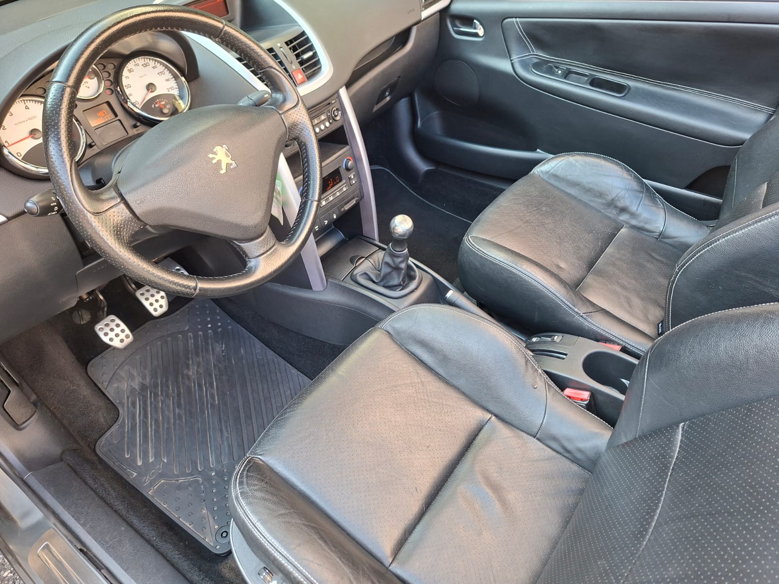 PEUGEOT 207 CC 1.6 16V Turbo Sport-image-4