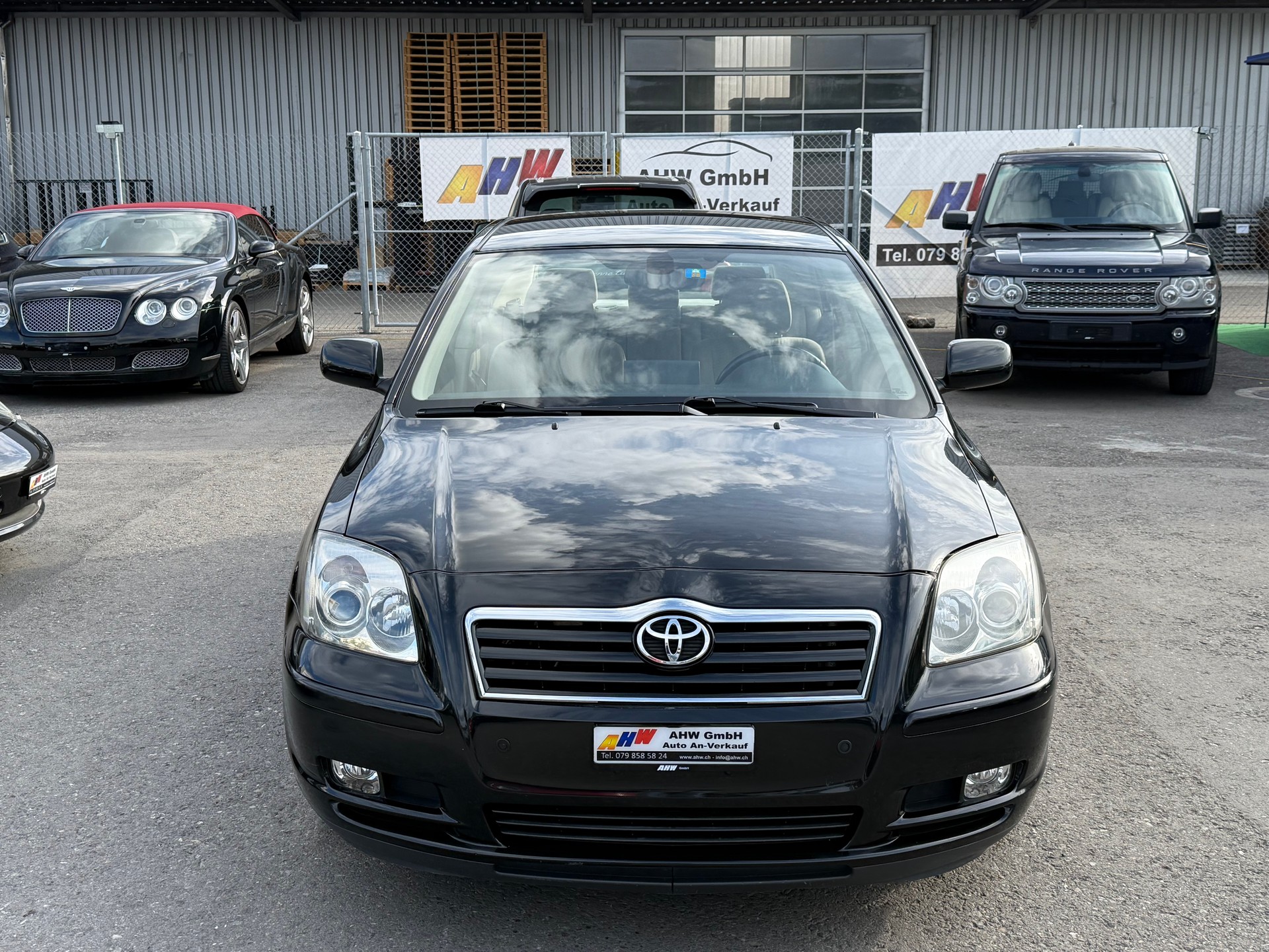 TOYOTA Avensis 2.0 D4 VVT-i Linea Sol Liftback Automatik / Frisch ab MFK 20.02.2026 / 8-fach bereift / Navi / PDC-image-1