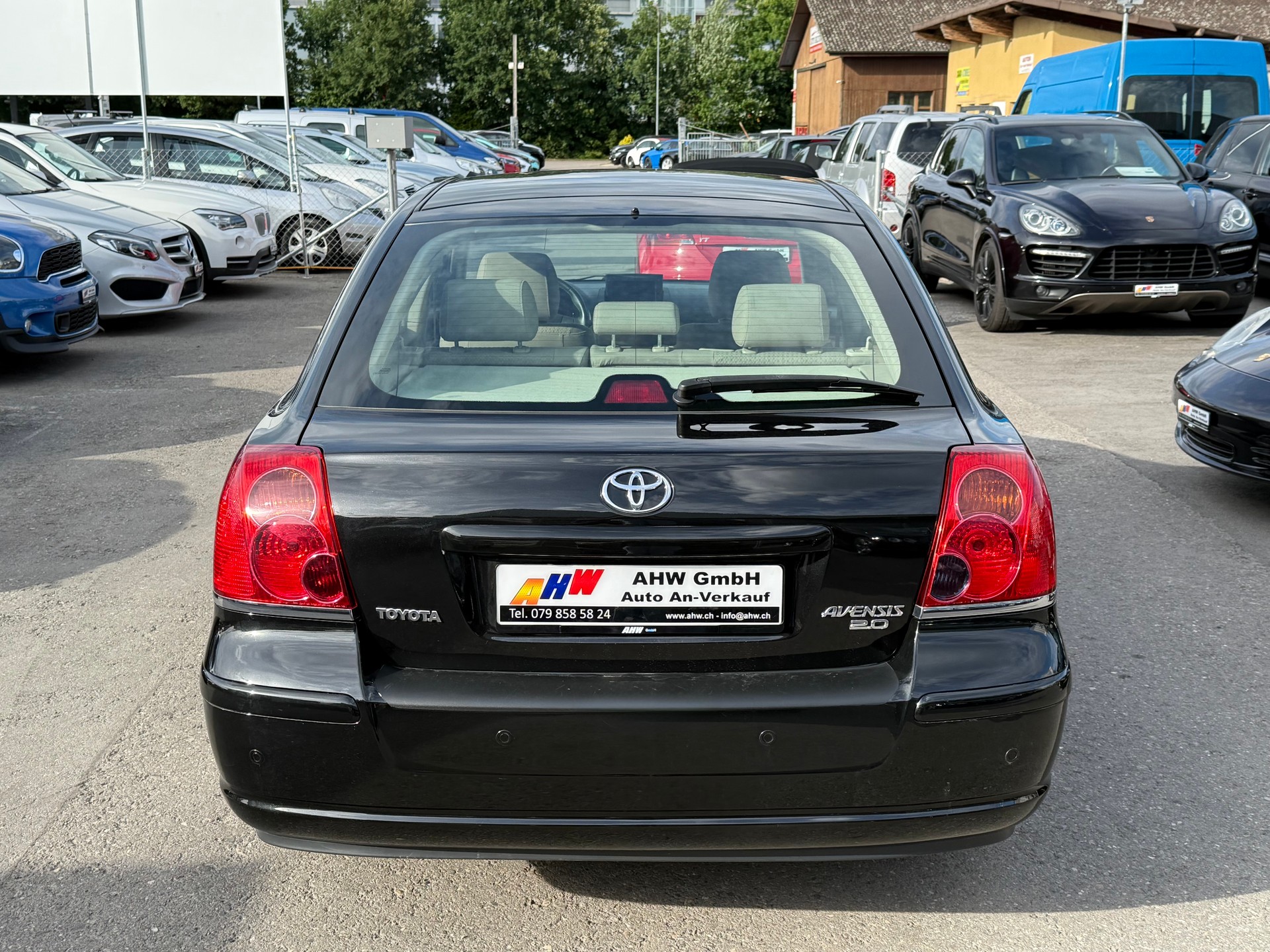 TOYOTA Avensis 2.0 D4 VVT-i Linea Sol Liftback Automatik / Frisch ab MFK 20.02.2026 / 8-fach bereift / Navi / PDC-image-4
