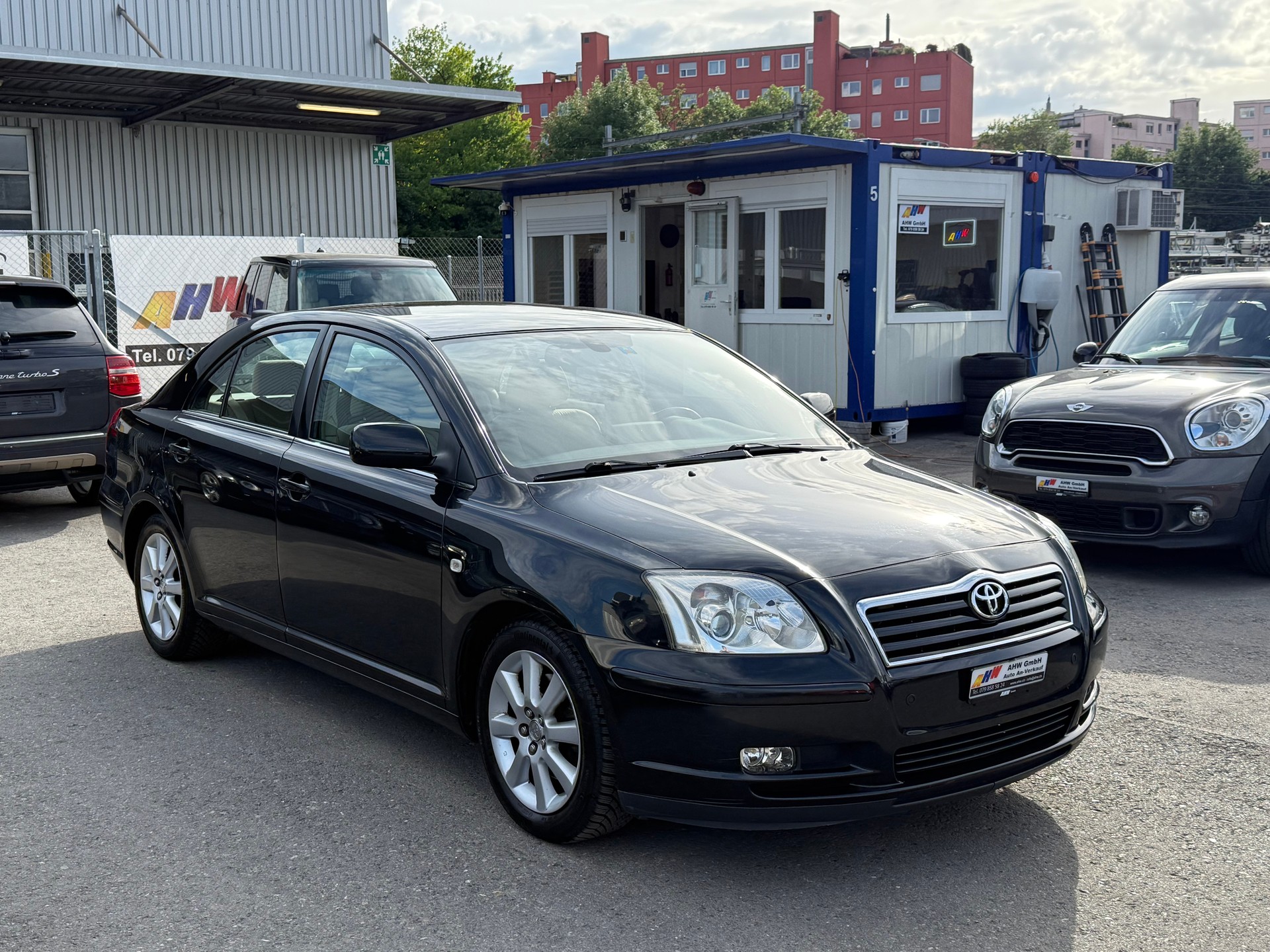 TOYOTA Avensis 2.0 D4 VVT-i Linea Sol Liftback Automatik / Frisch ab MFK 20.02.2026 / 8-fach bereift / Navi / PDC-image-2