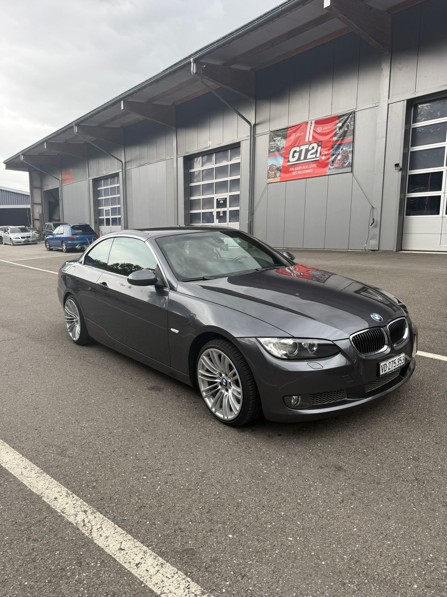 BMW 335i-image-0