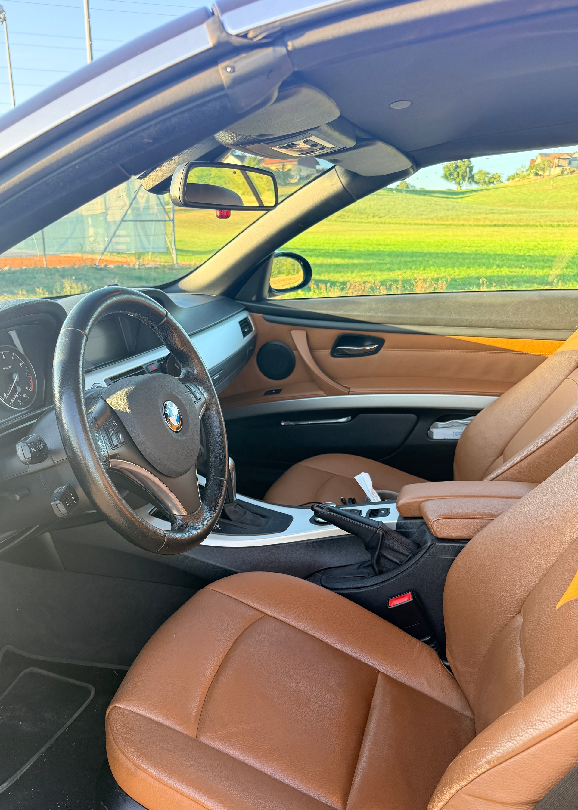 BMW 335i-image-3