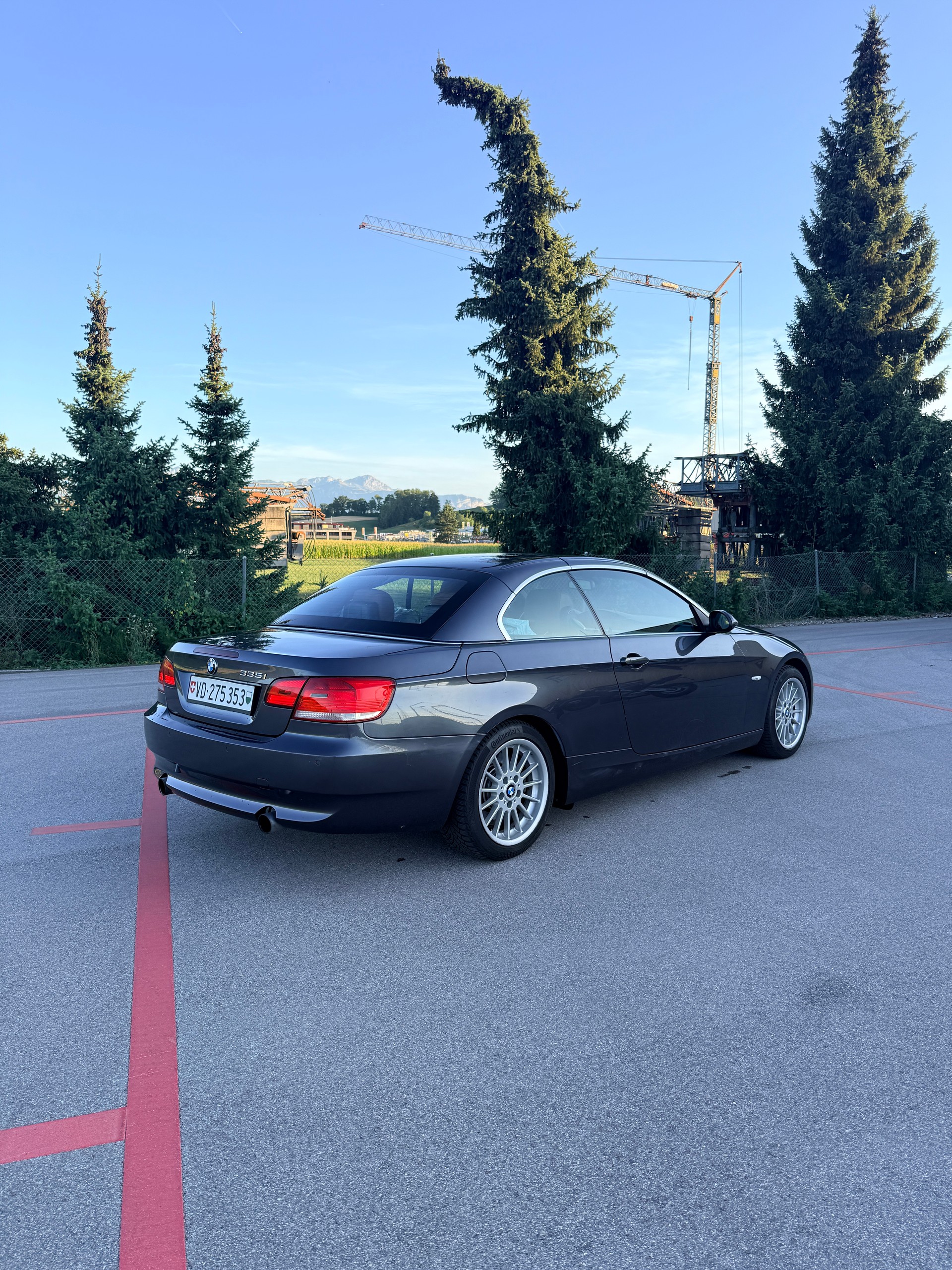 BMW 335i-image-1