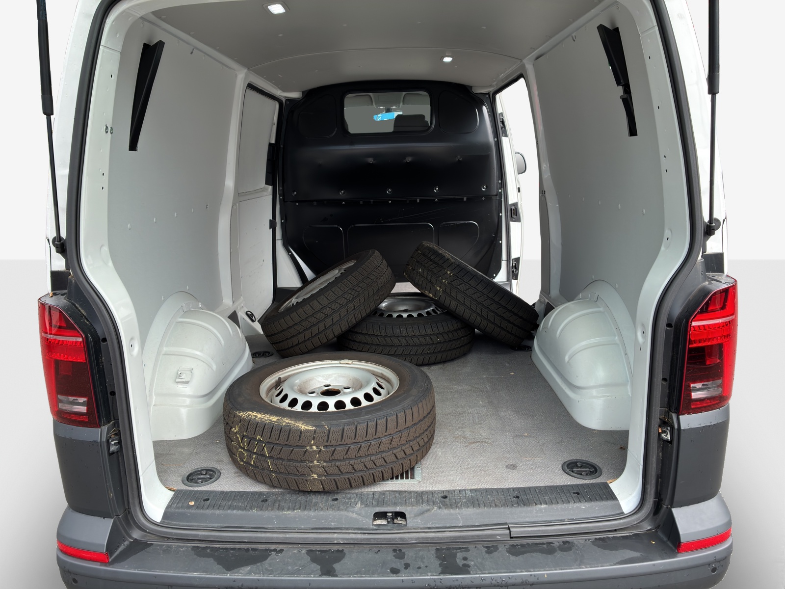 VW T6.1 2.0 TDI 4Motion DSG-image-11