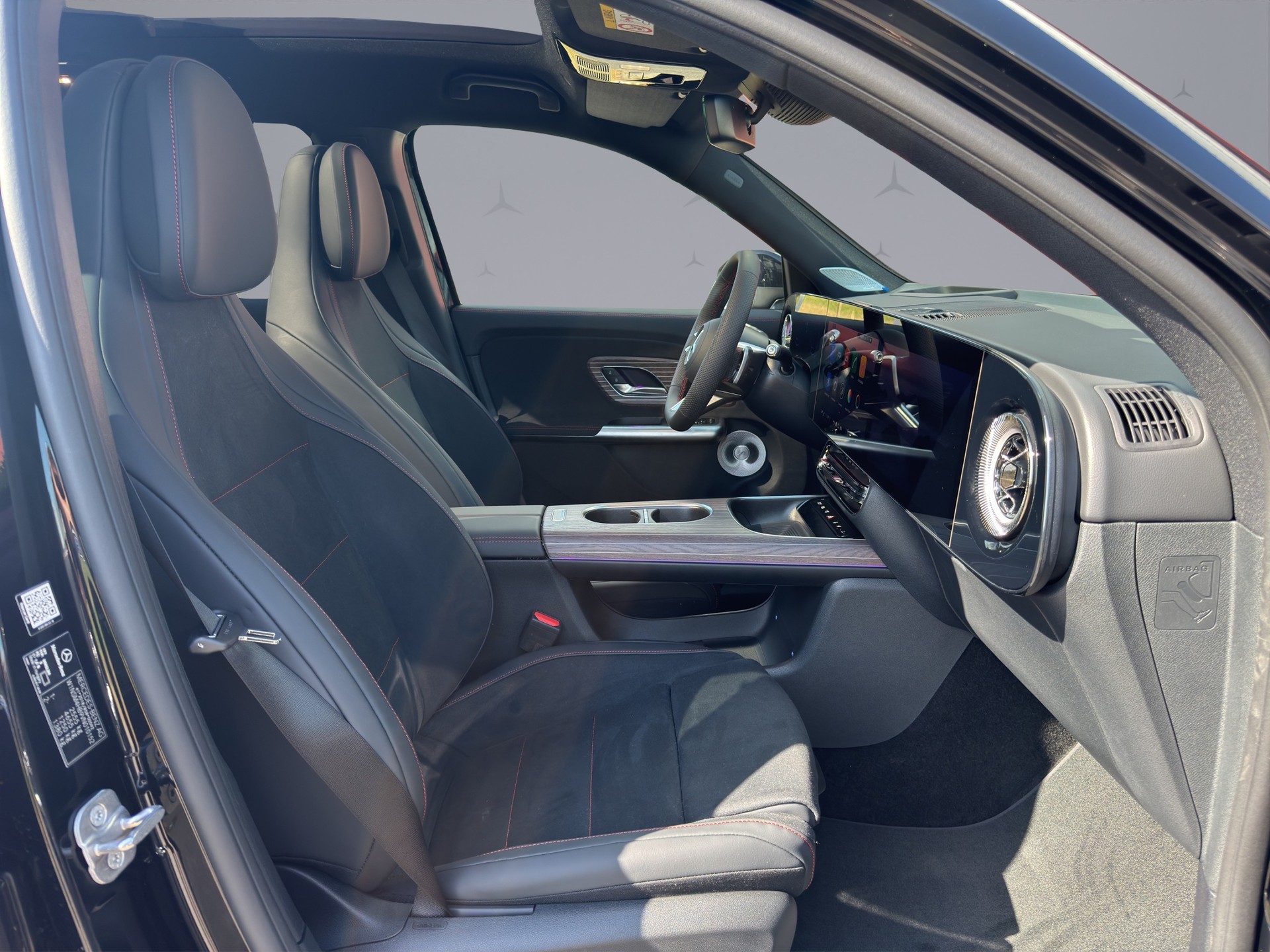 MERCEDES-BENZ GLB 220 4matic-image-17