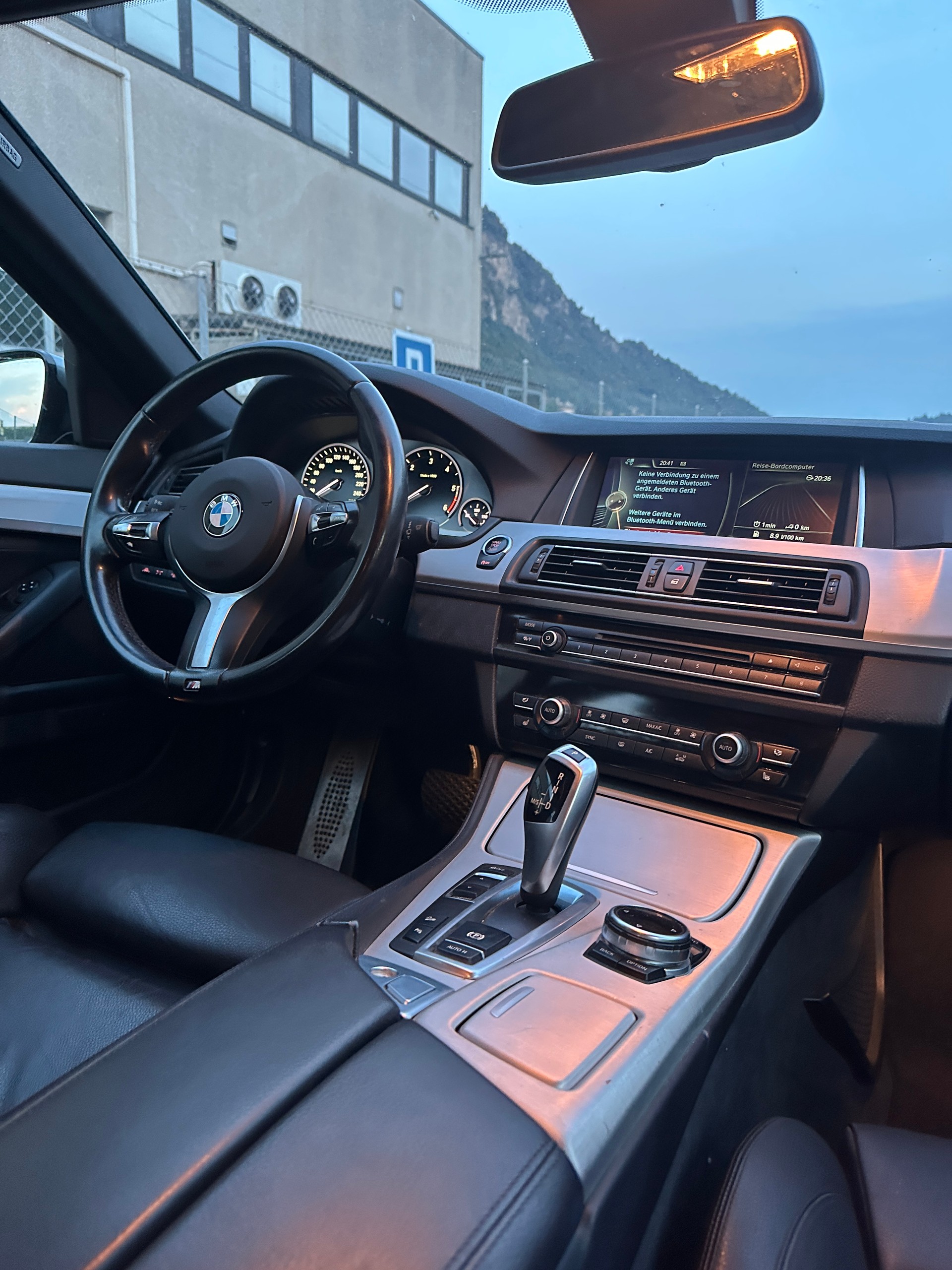 BMW 530d Touring xDrive Luxury Line Steptronic-image-14