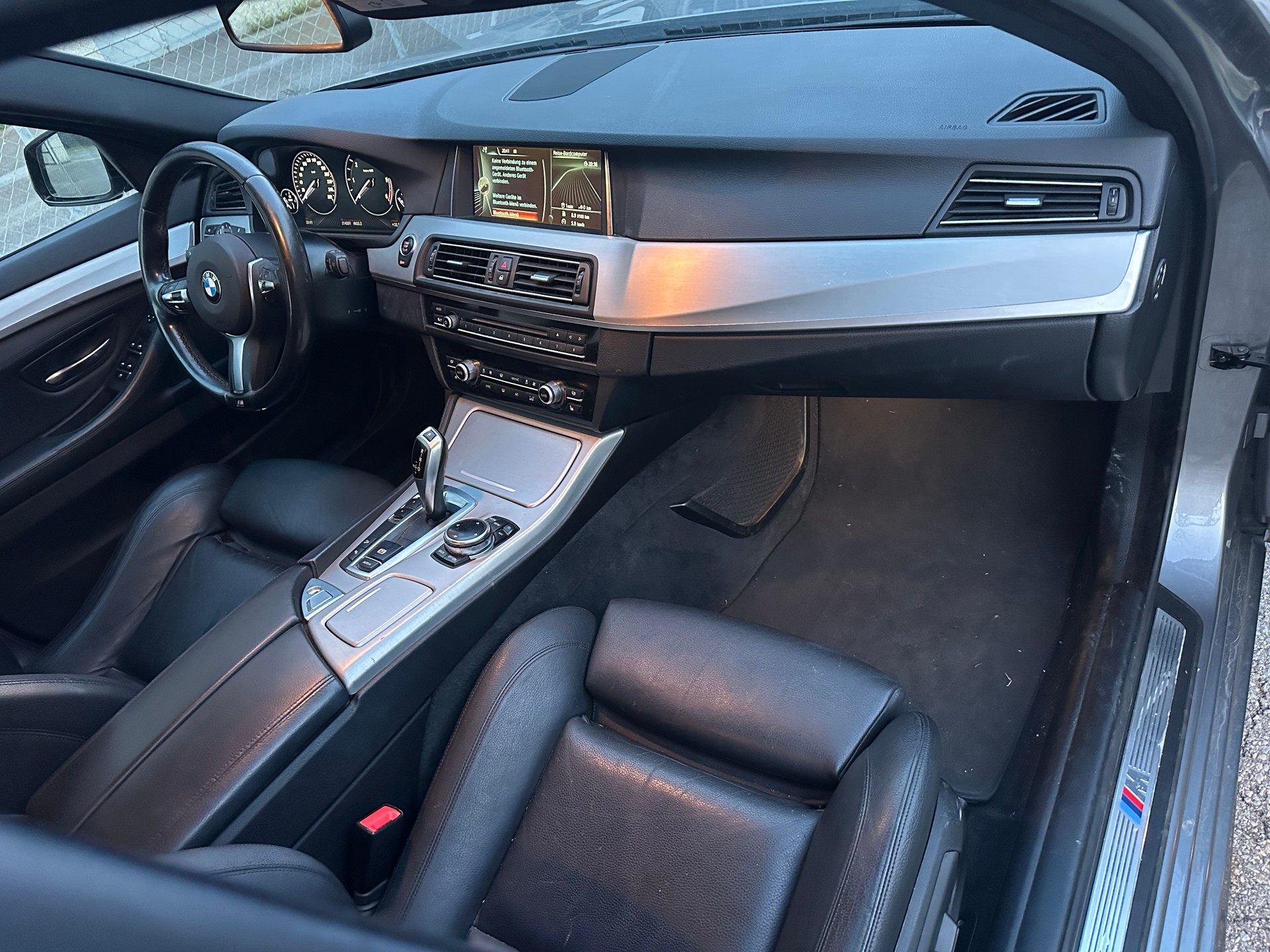 BMW 530d Touring xDrive Luxury Line Steptronic-image-10