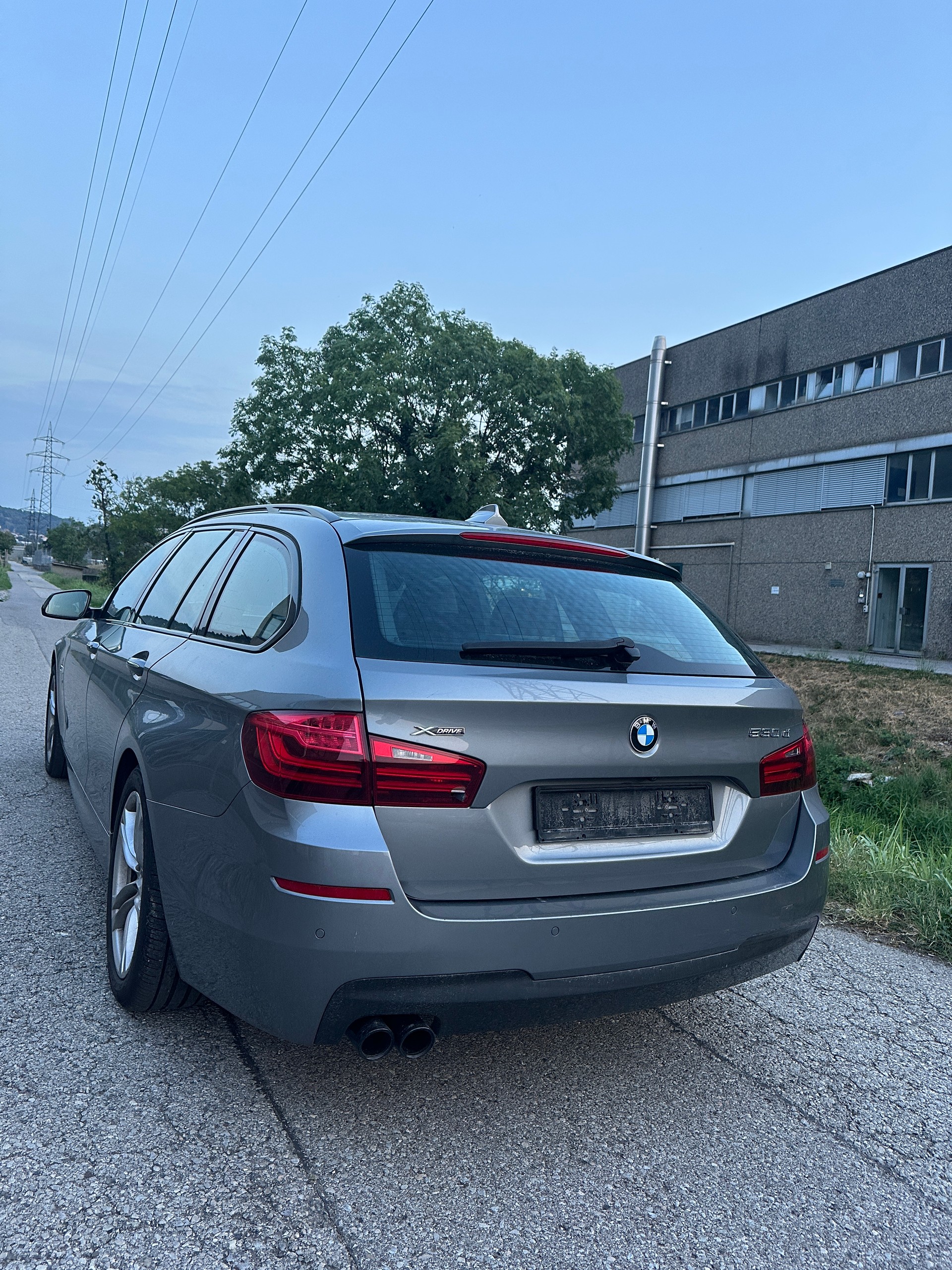 BMW 530d Touring xDrive Luxury Line Steptronic-image-5