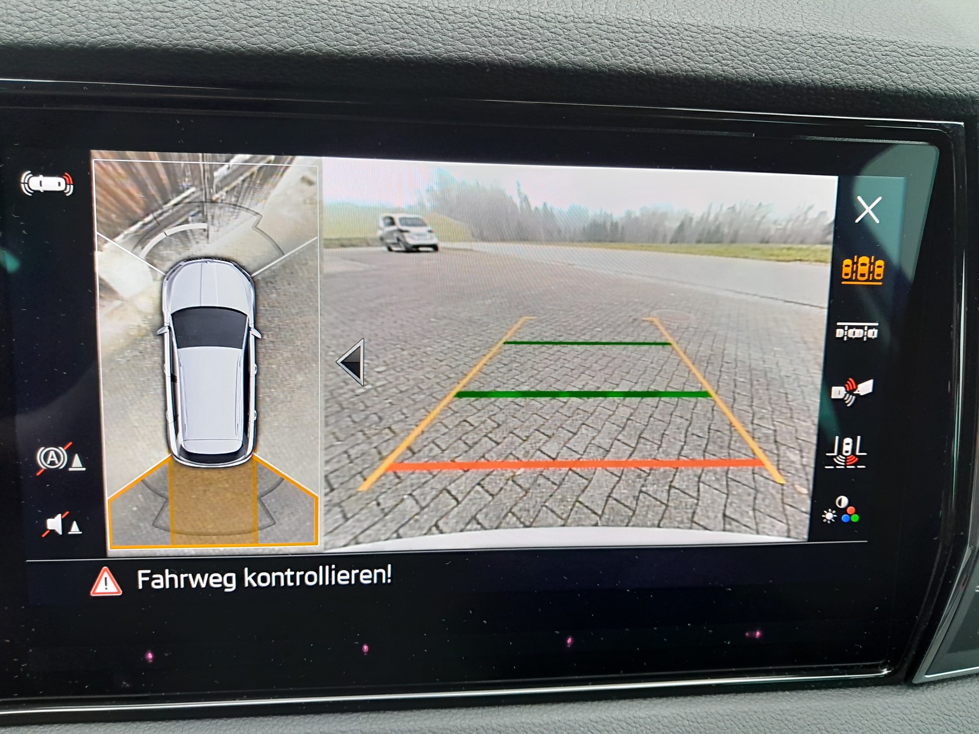 SKODA Karoq 2.0 TDI CR Style 4x4 DSG-image-6