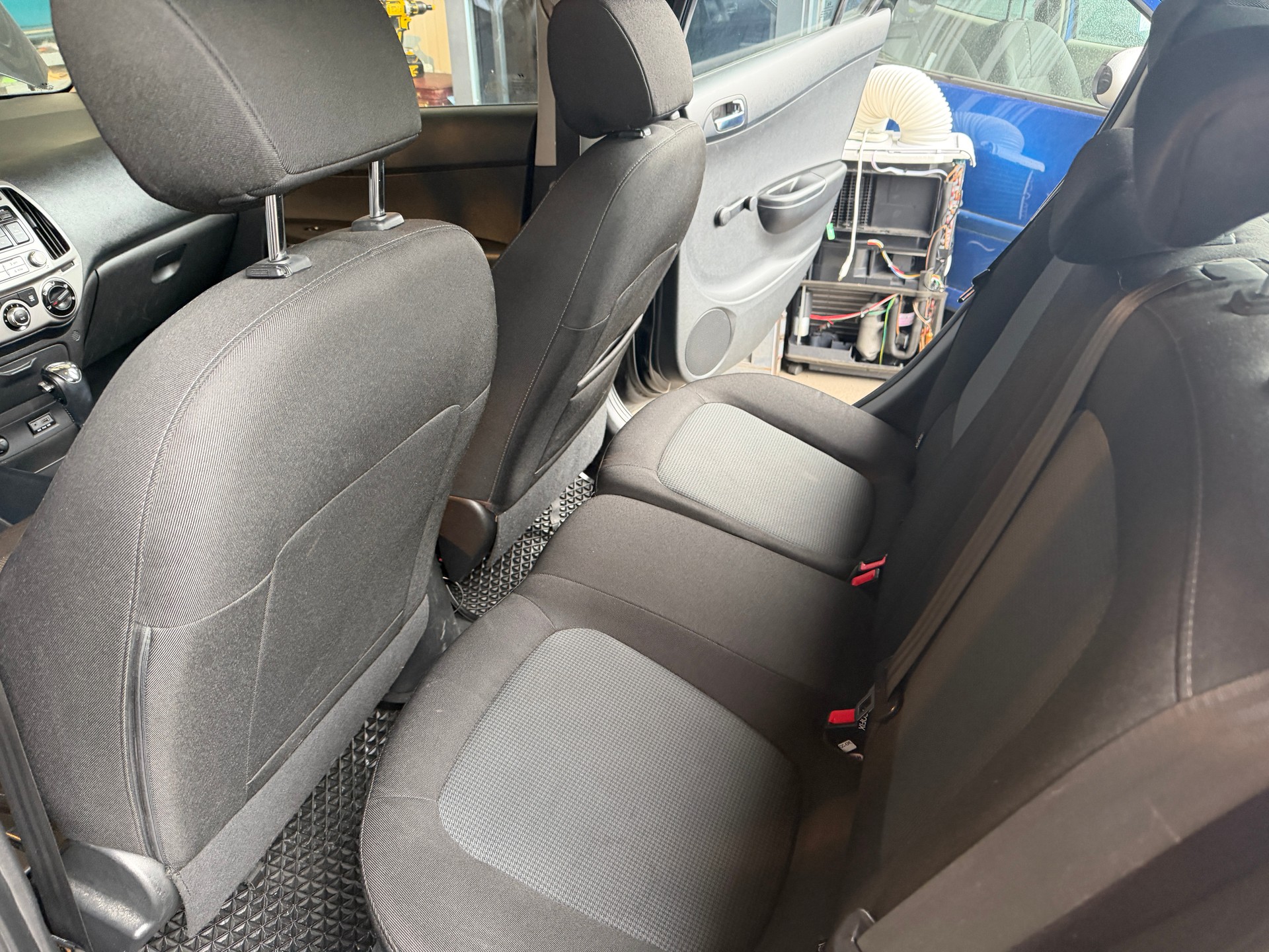 HYUNDAI i20 1.4 Automatic-image-7